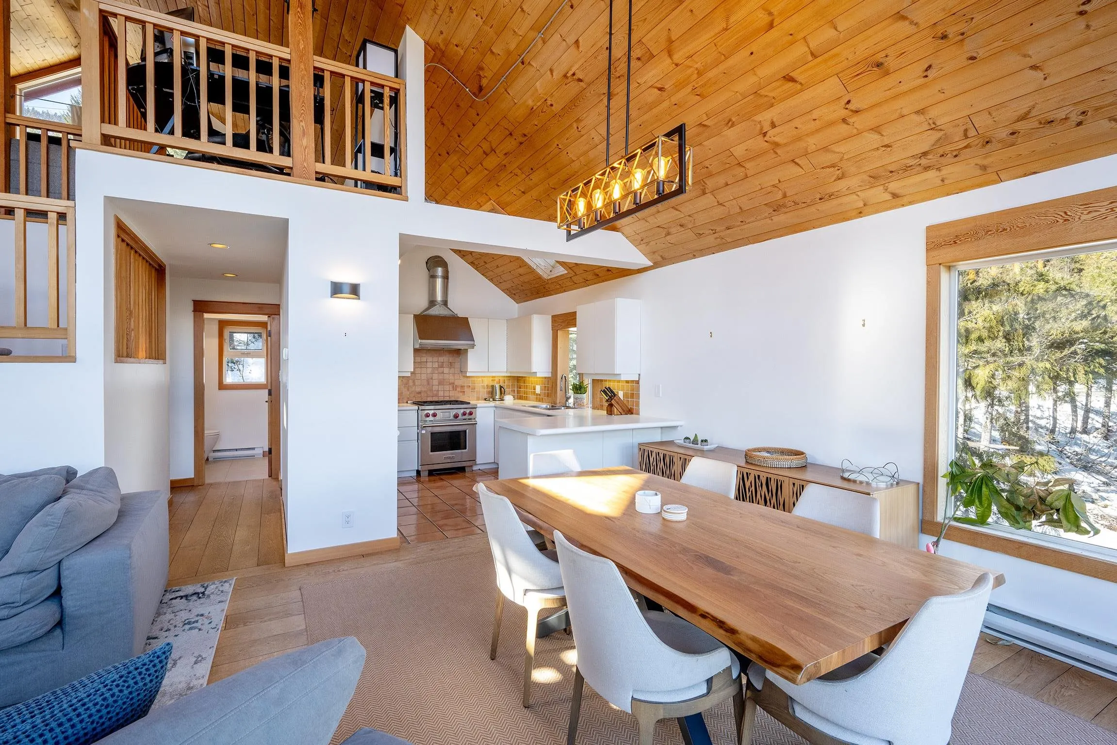 8373 Mountain View Drive