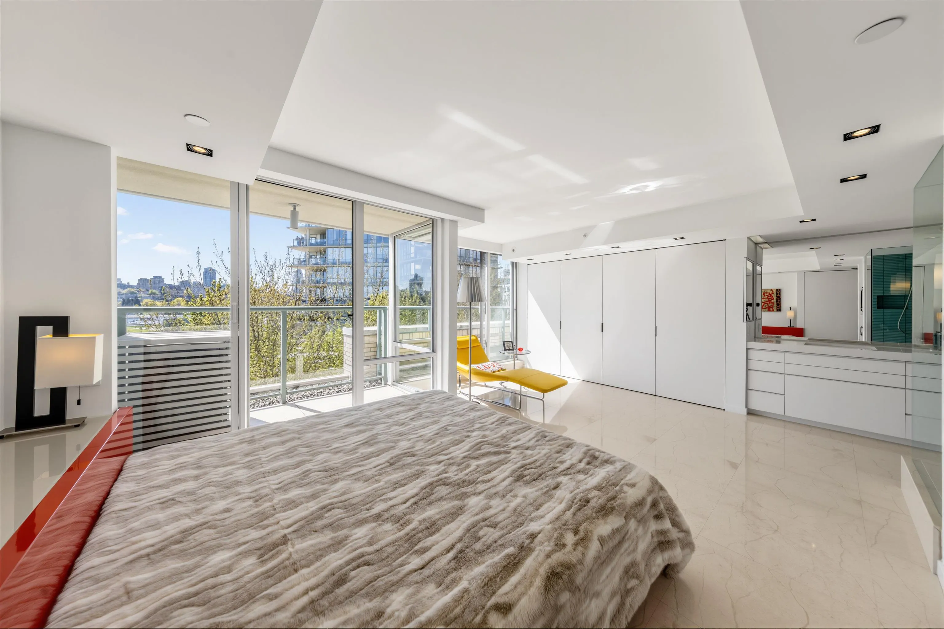 1288 Marinaside Crescent #606