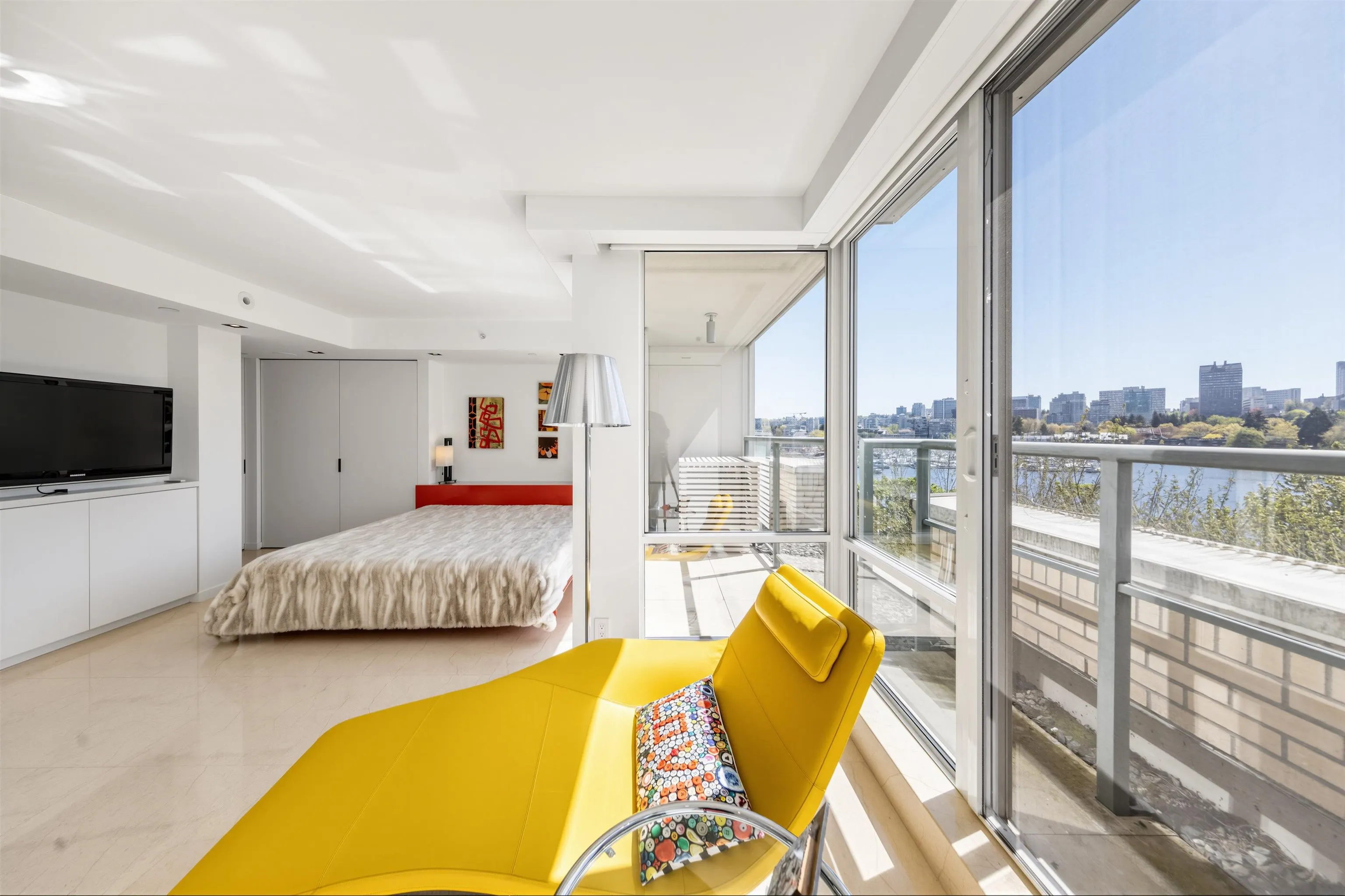 1288 Marinaside Crescent #606