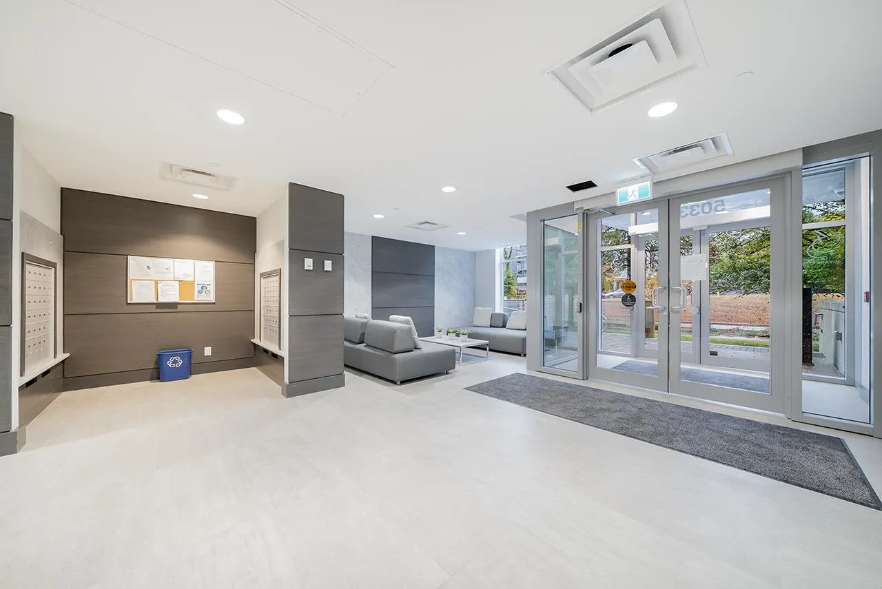 5033 Cambie Street #402