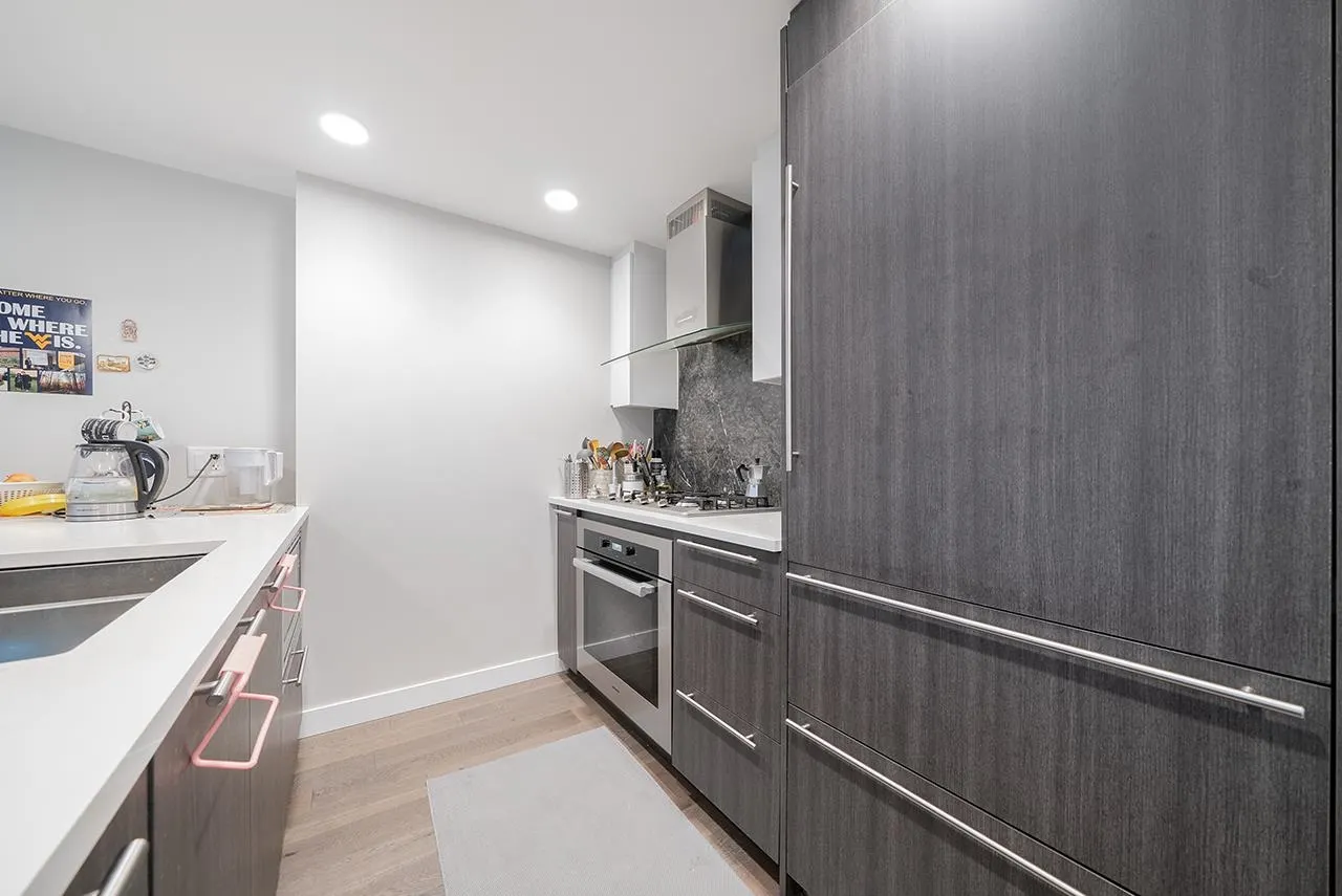 5033 Cambie Street #402