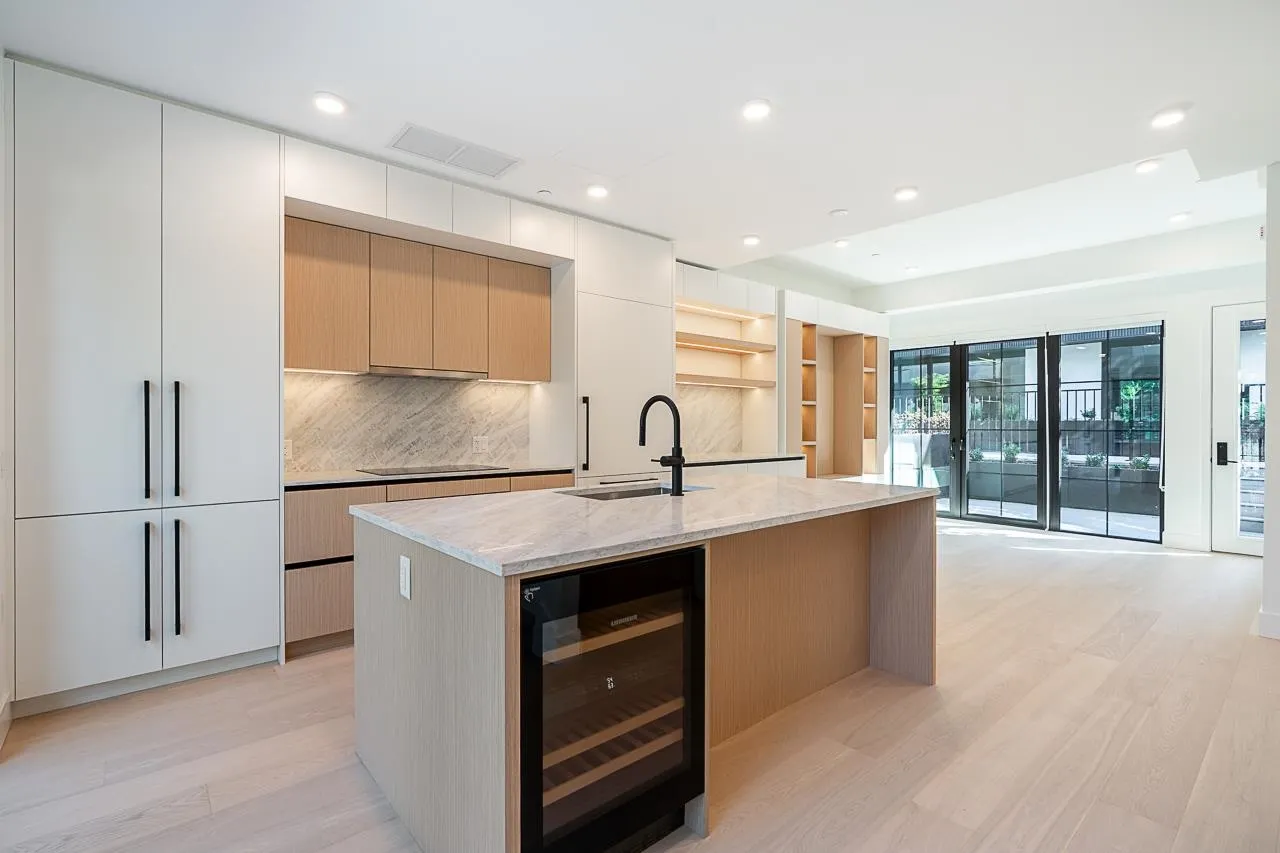 551 W 28th Avenue #107