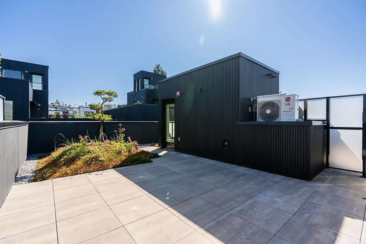 551 W 28th Avenue #107