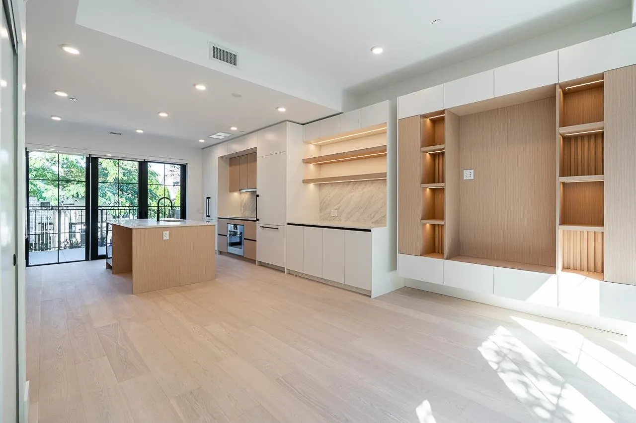 551 W 28th Avenue #107