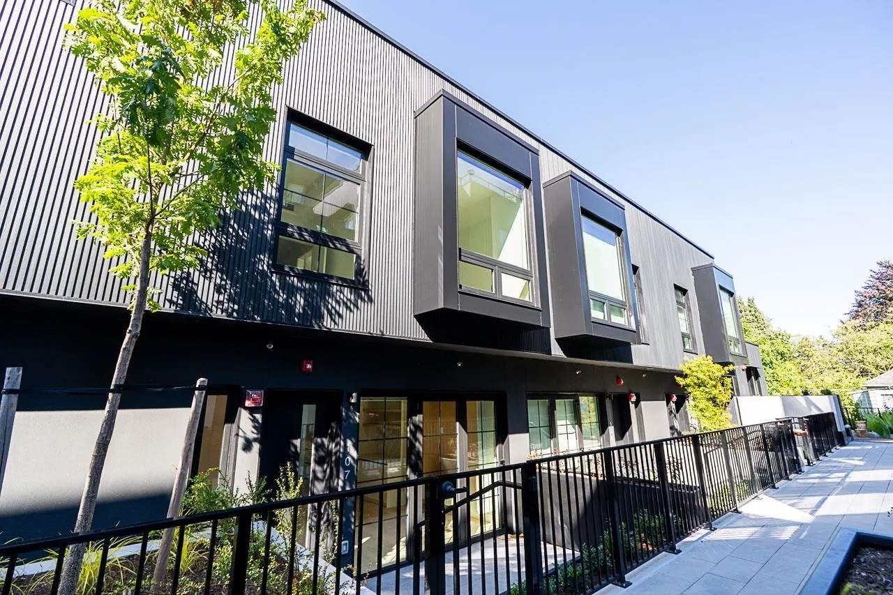 551 W 28th Avenue #107