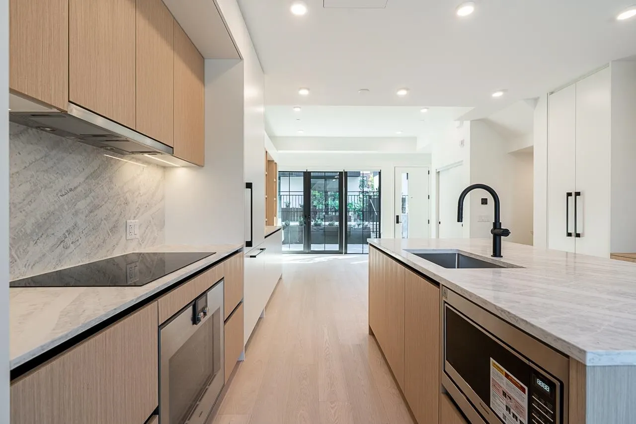 551 W 28th Avenue #107