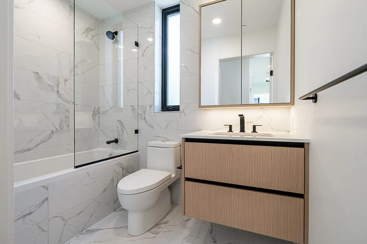 551 W 28th Avenue #107