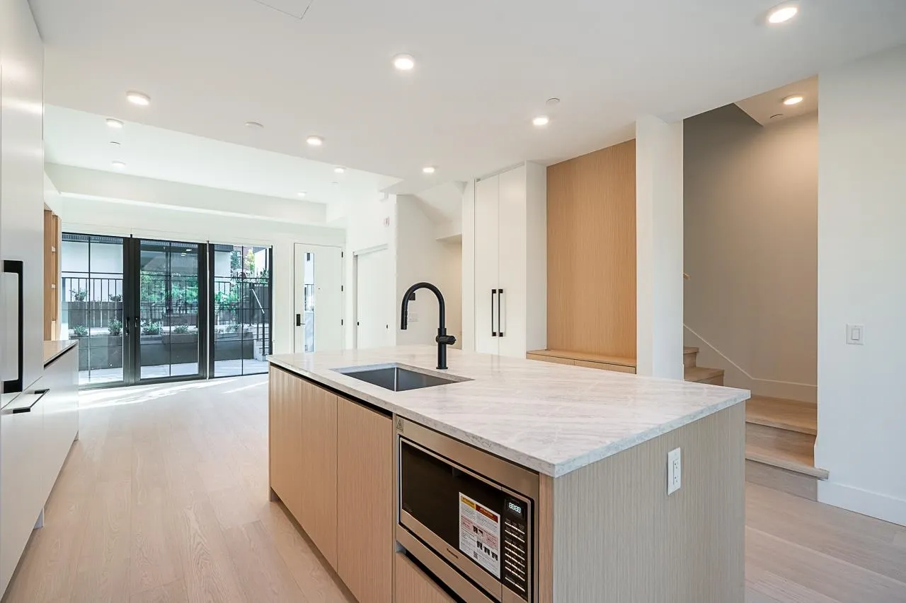 551 W 28th Avenue #107