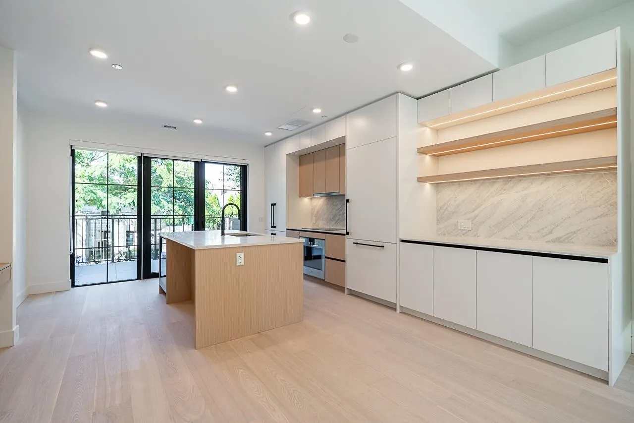 551 W 28th Avenue #107