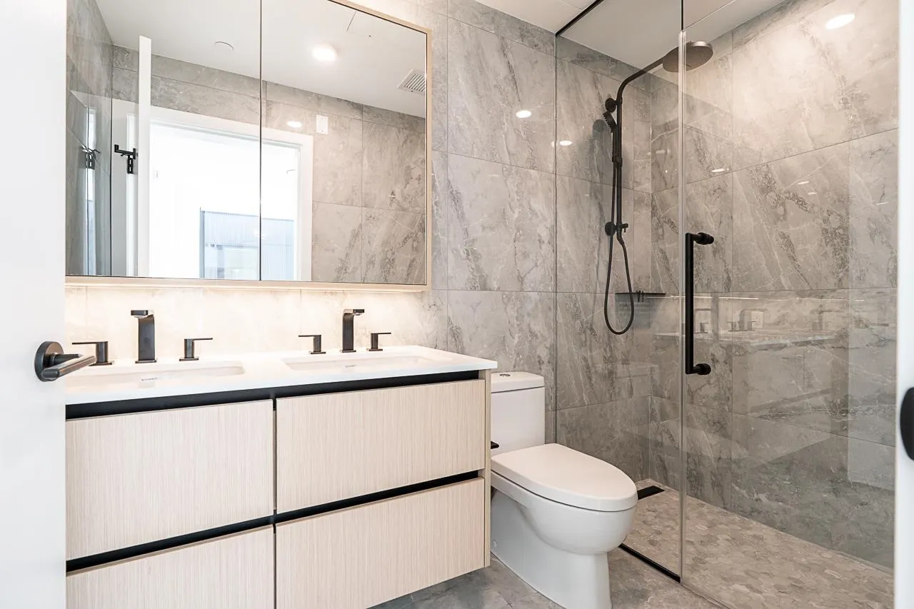 551 W 28th Avenue #107