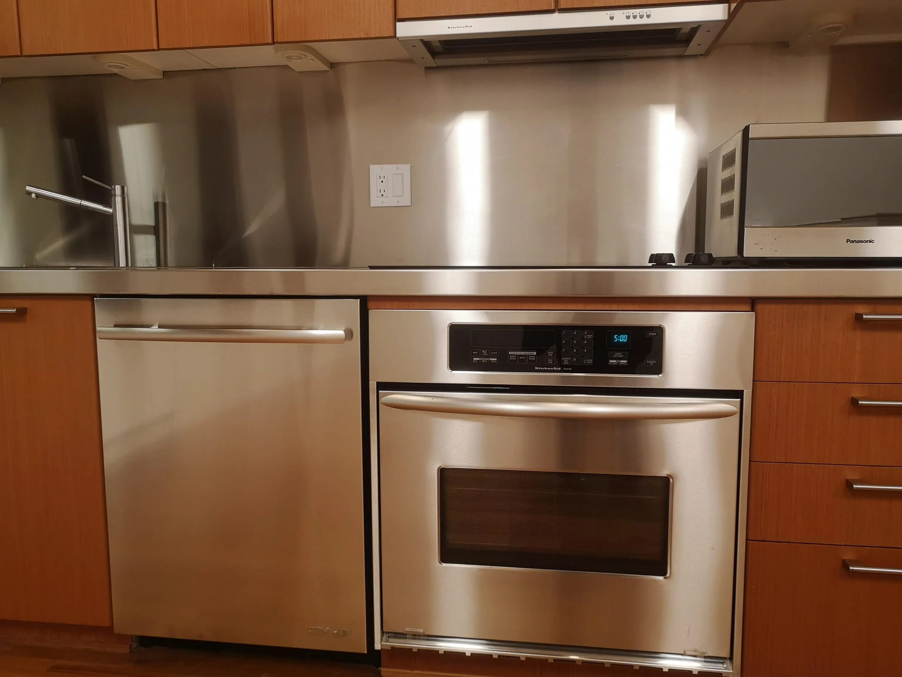 1333 W Georgia Street #1304