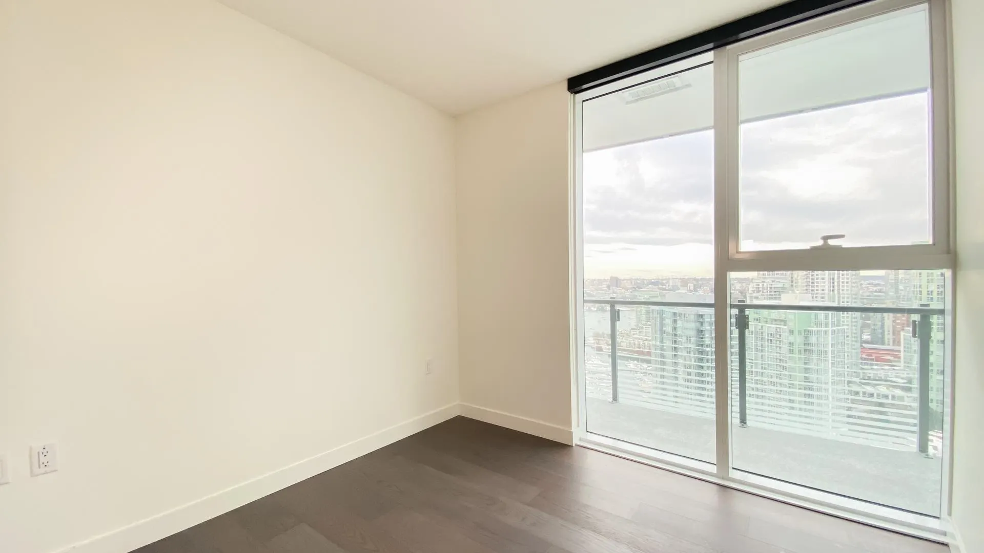 89 Nelson Street #2718