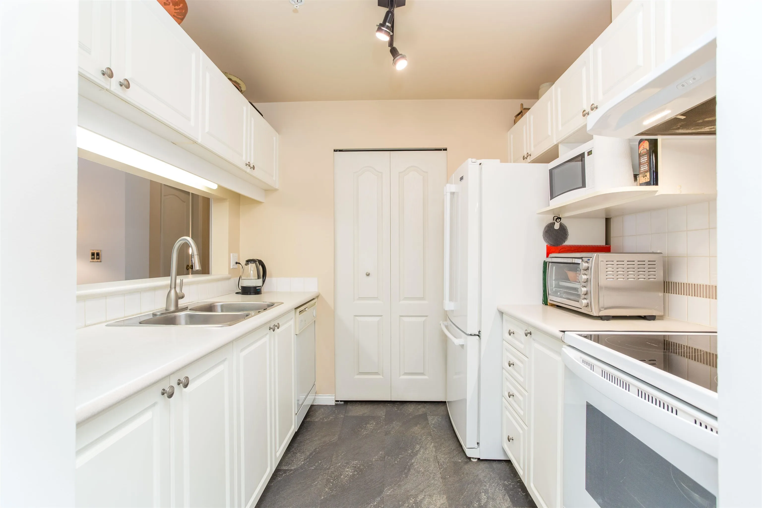 19528 Fraser Highway #221