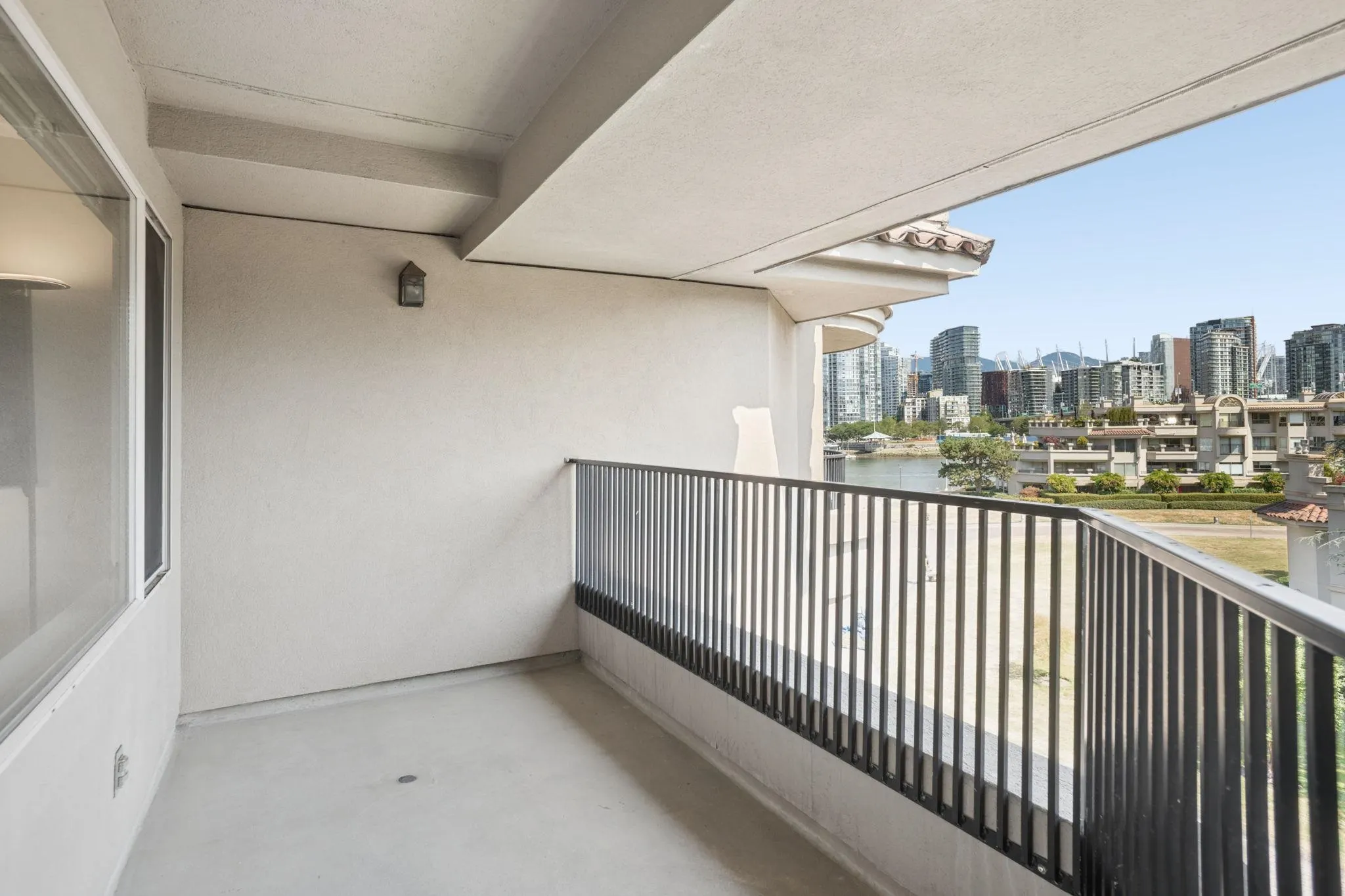 525 Wheelhouse Square #412