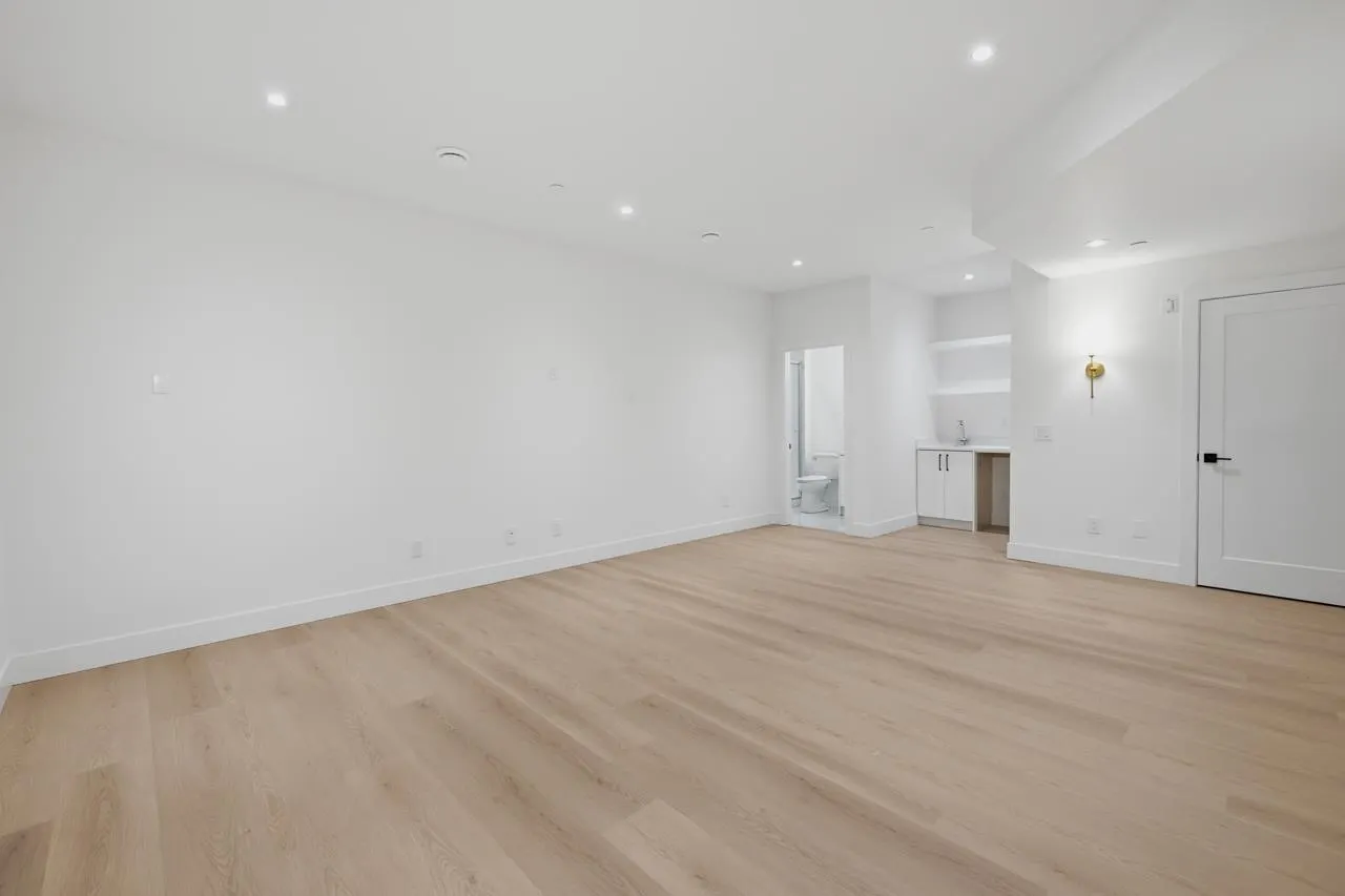 35133 Christina Place #5