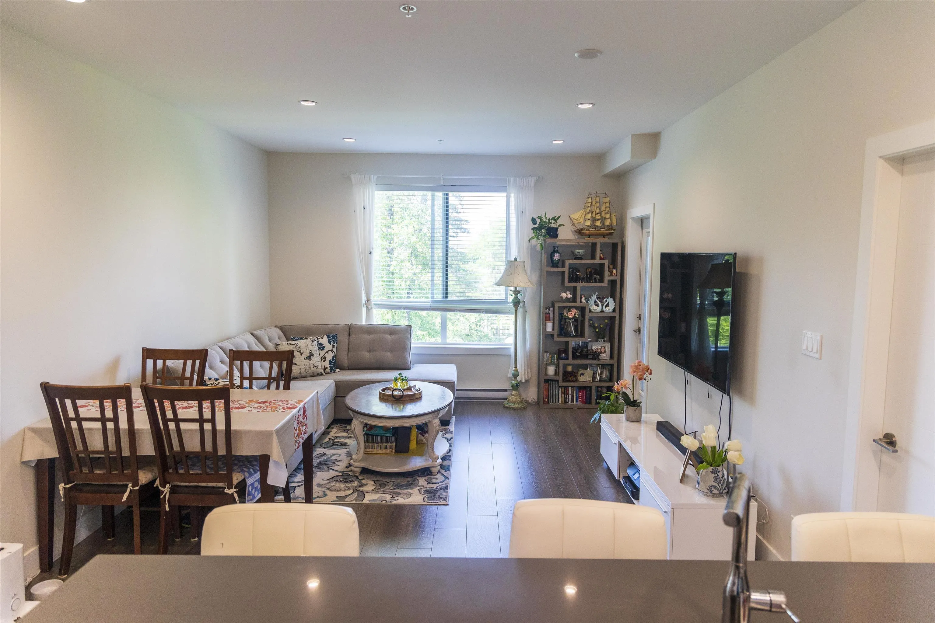15351 101 Avenue #415