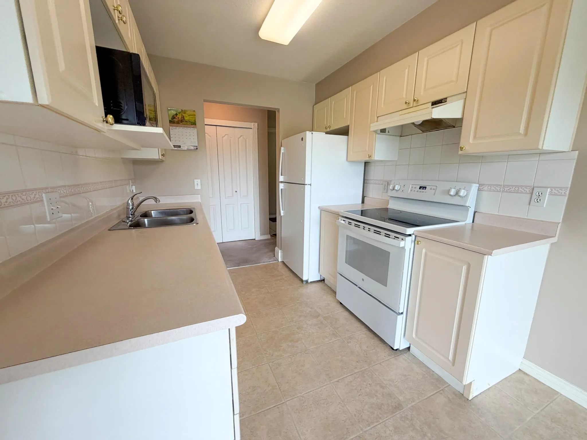20433 53 Avenue #404