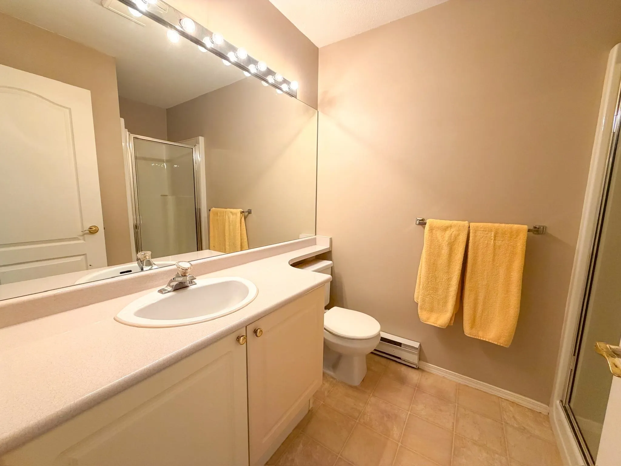 20433 53 Avenue #404