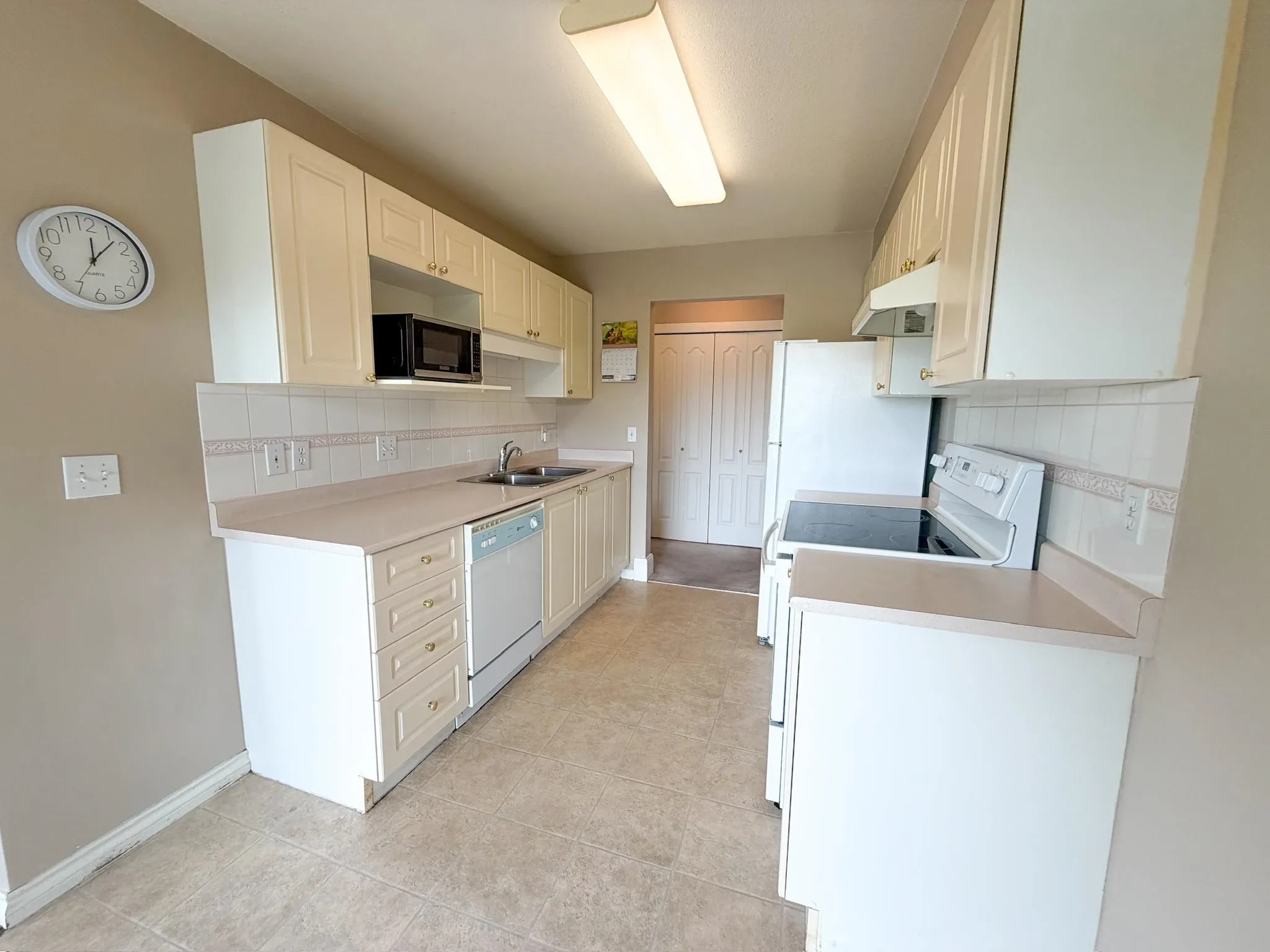 20433 53 Avenue #404