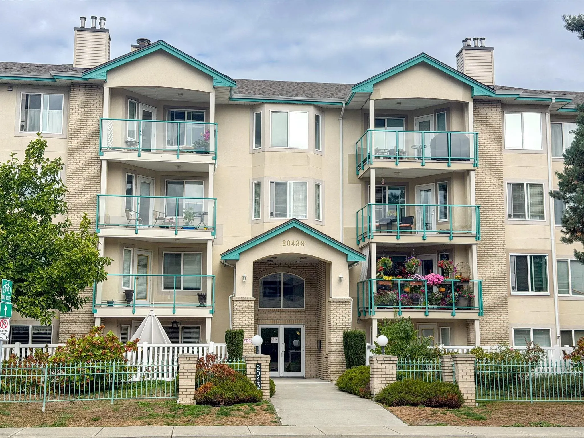 20433 53 Avenue #404