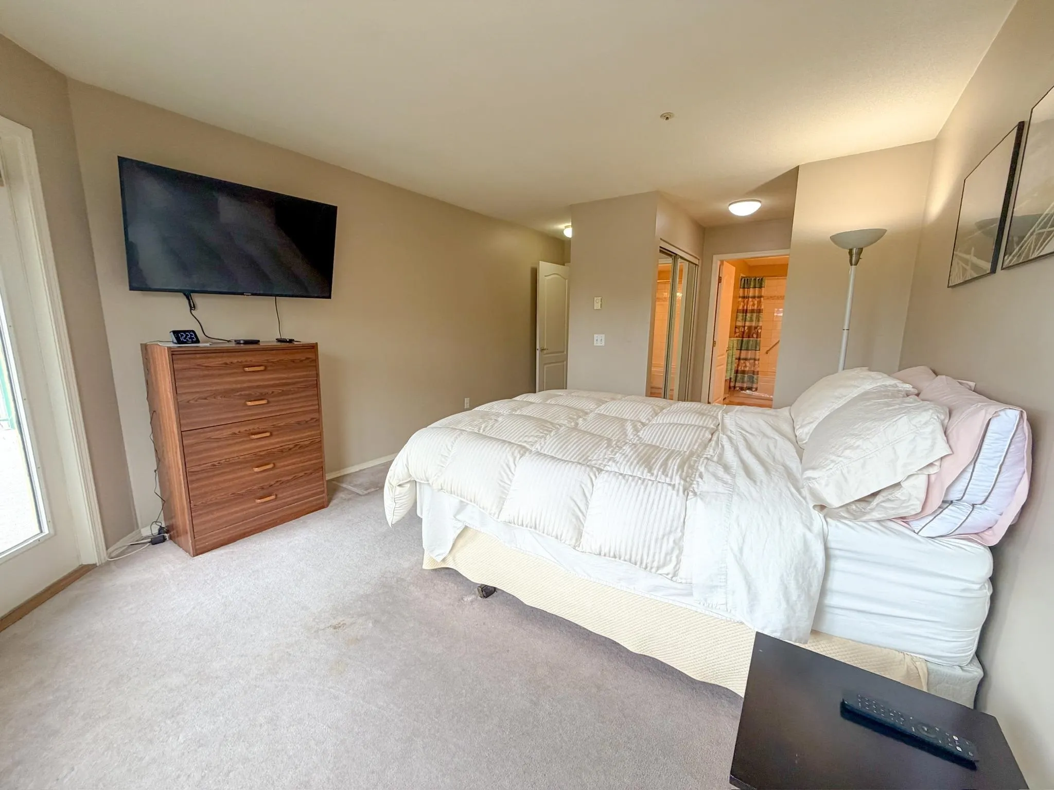 20433 53 Avenue #404
