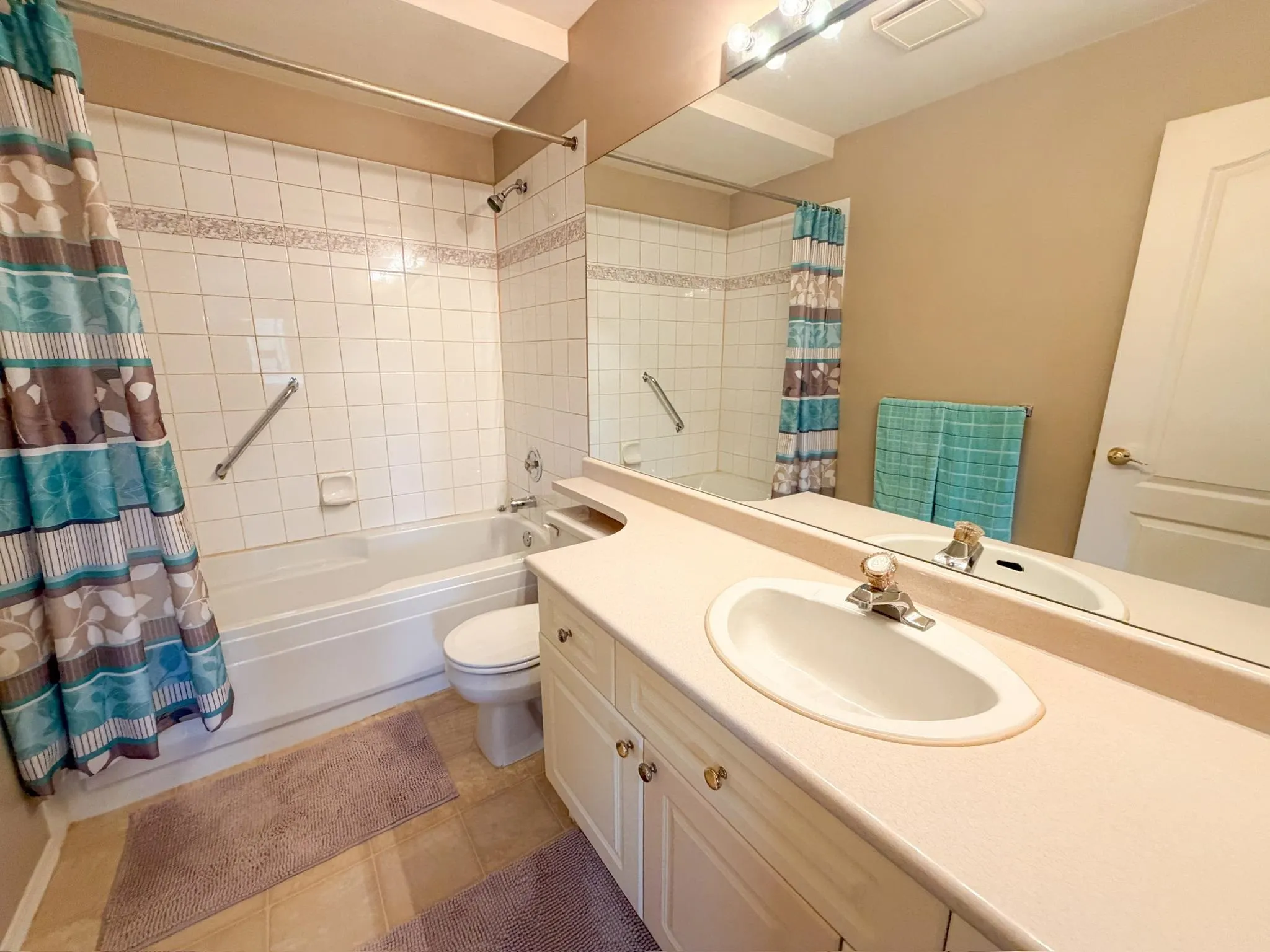 20433 53 Avenue #404