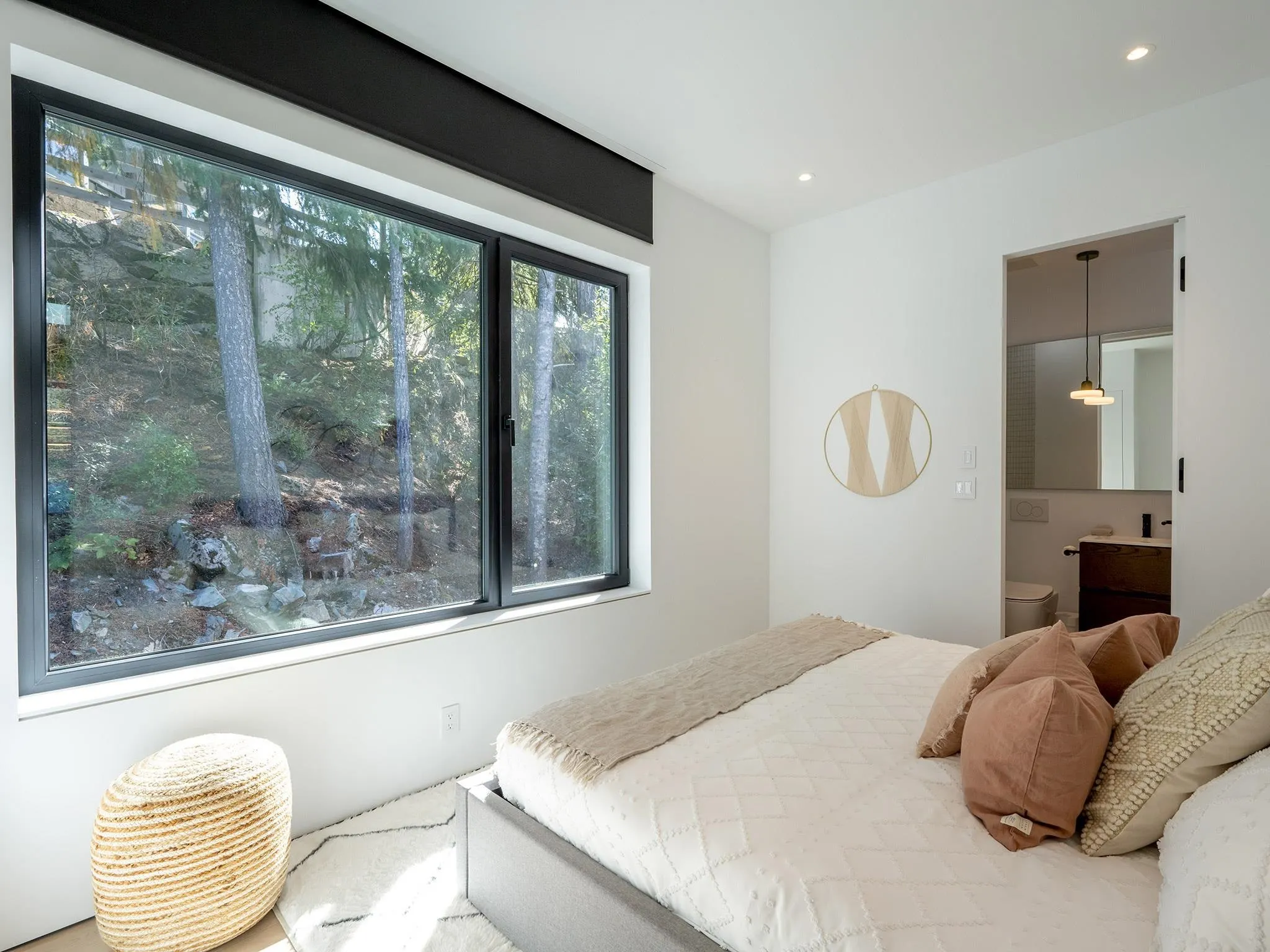 3565 Falcon Crescent