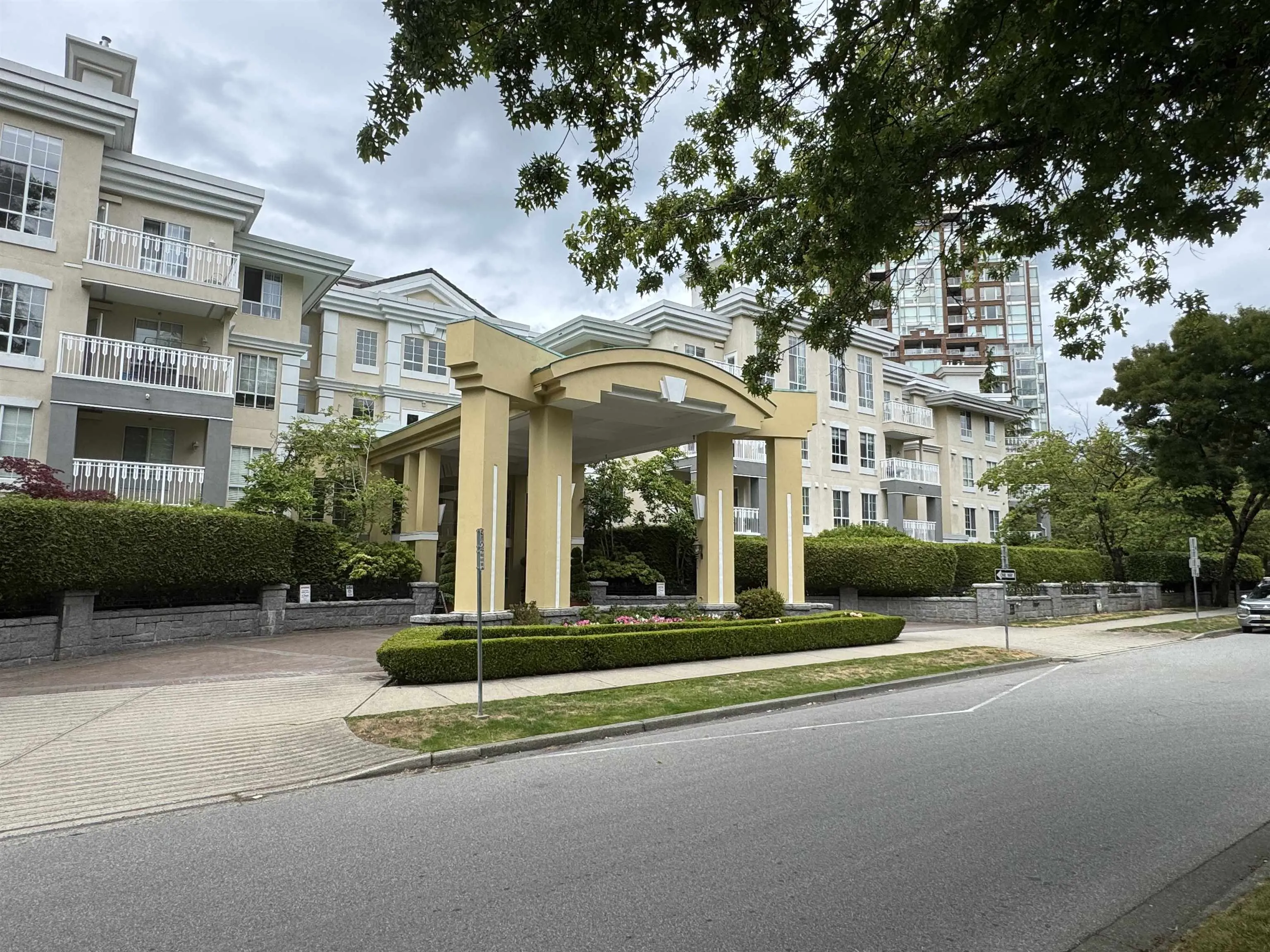 5835 E Hampton Place #308