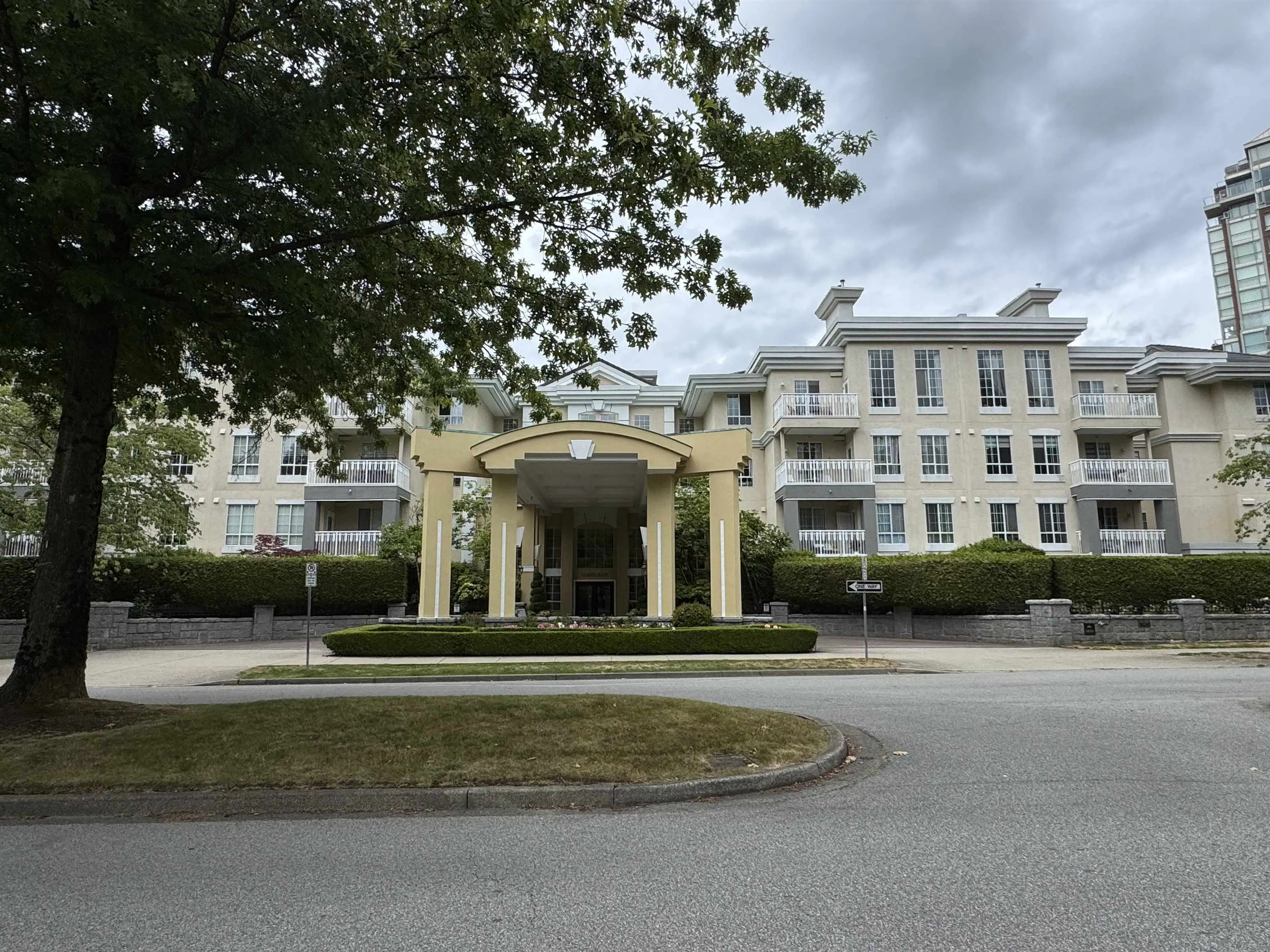 5835 E Hampton Place #308