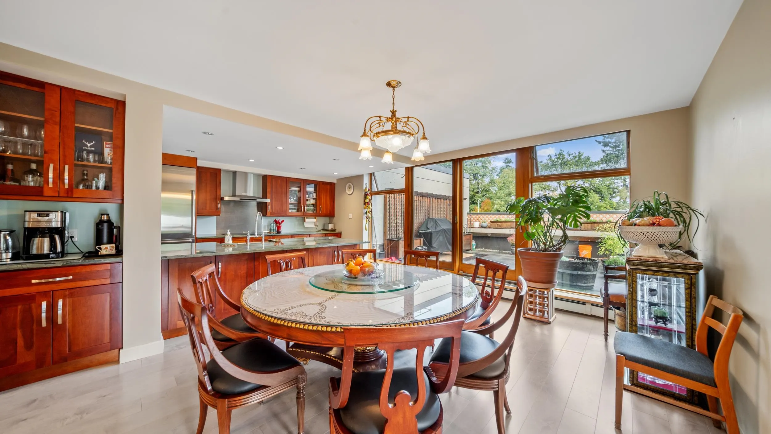 4900 Cartier Street #404