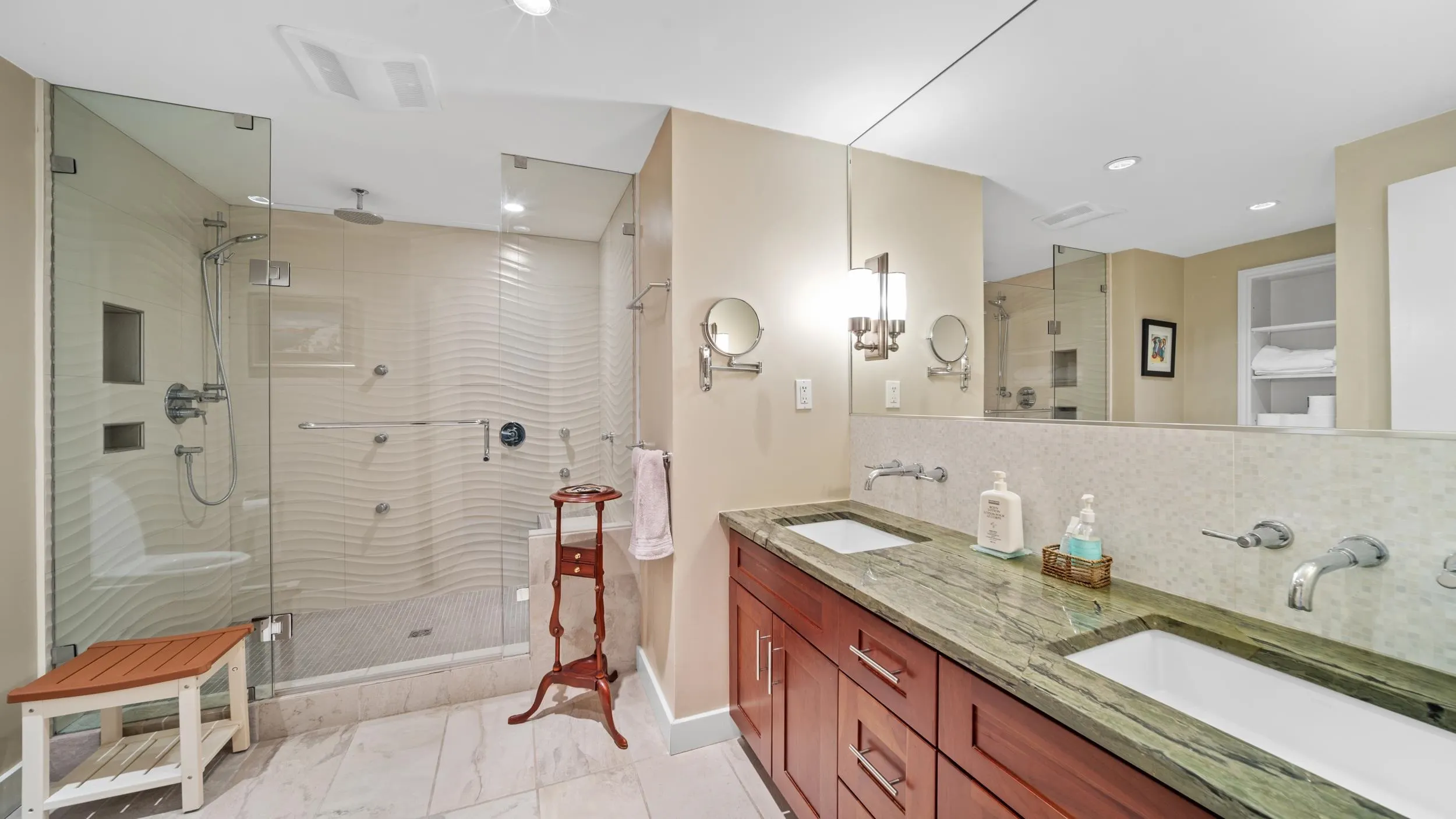 4900 Cartier Street #404