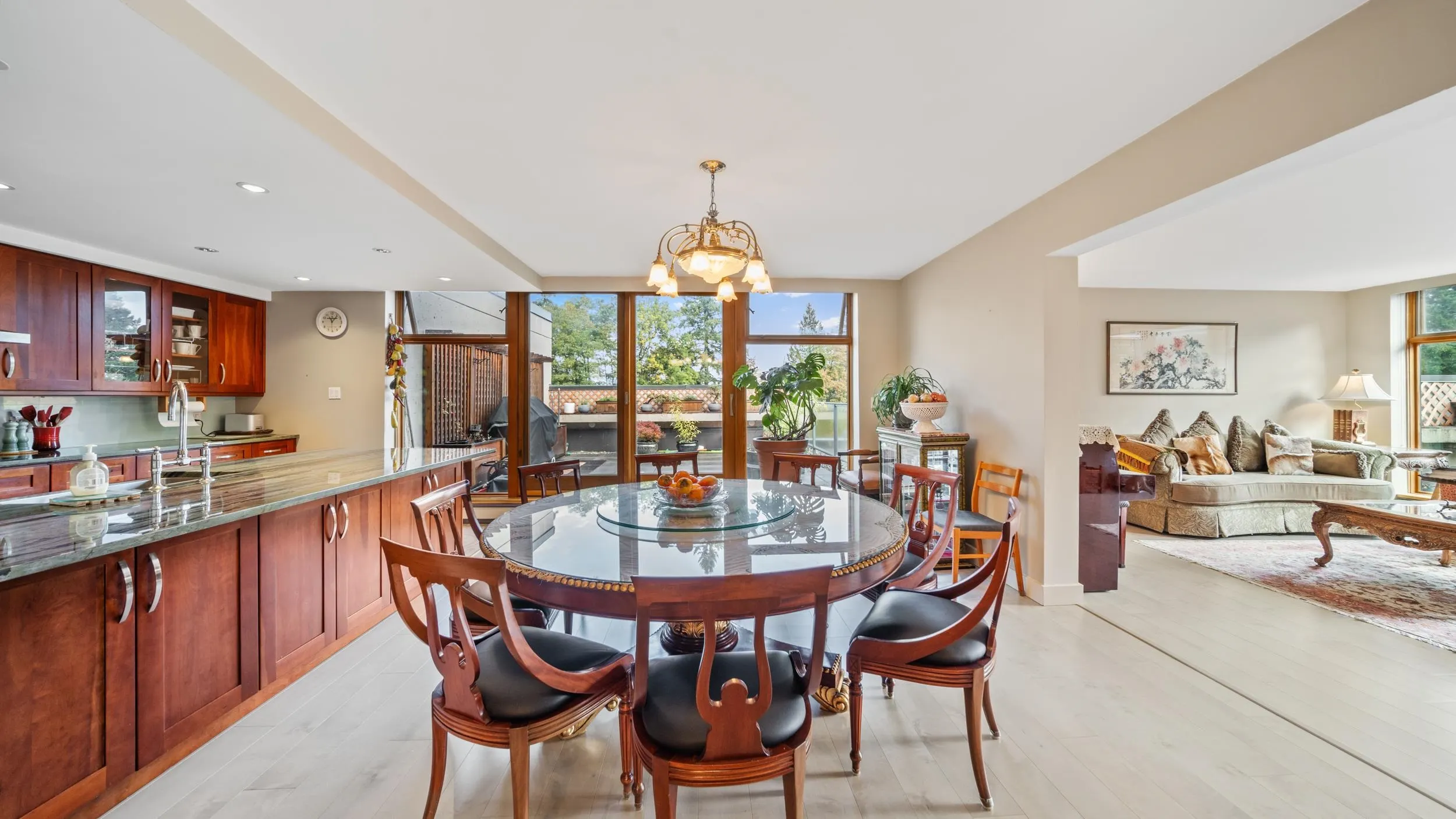 4900 Cartier Street #404