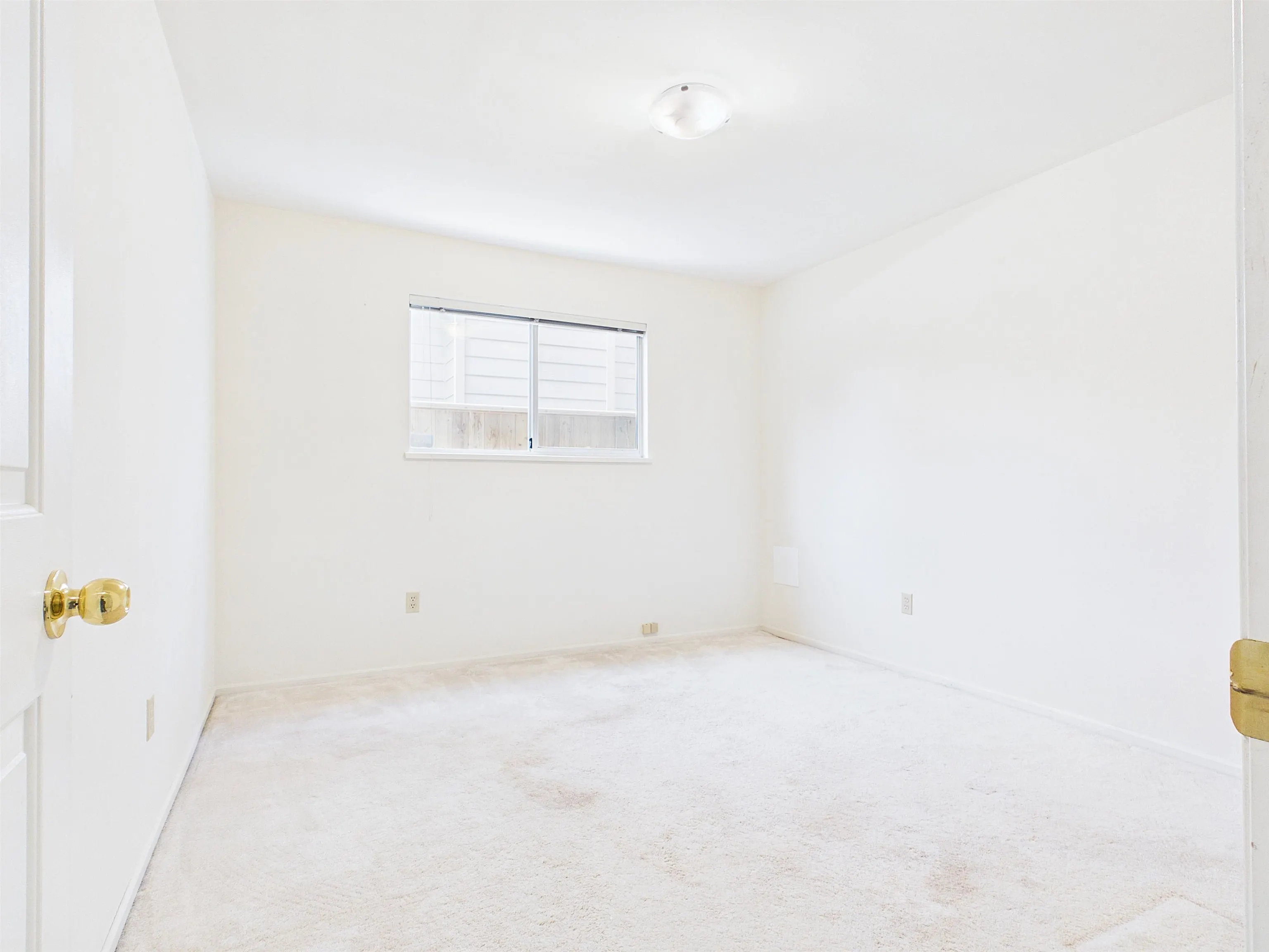 2718 Oliver Crescent