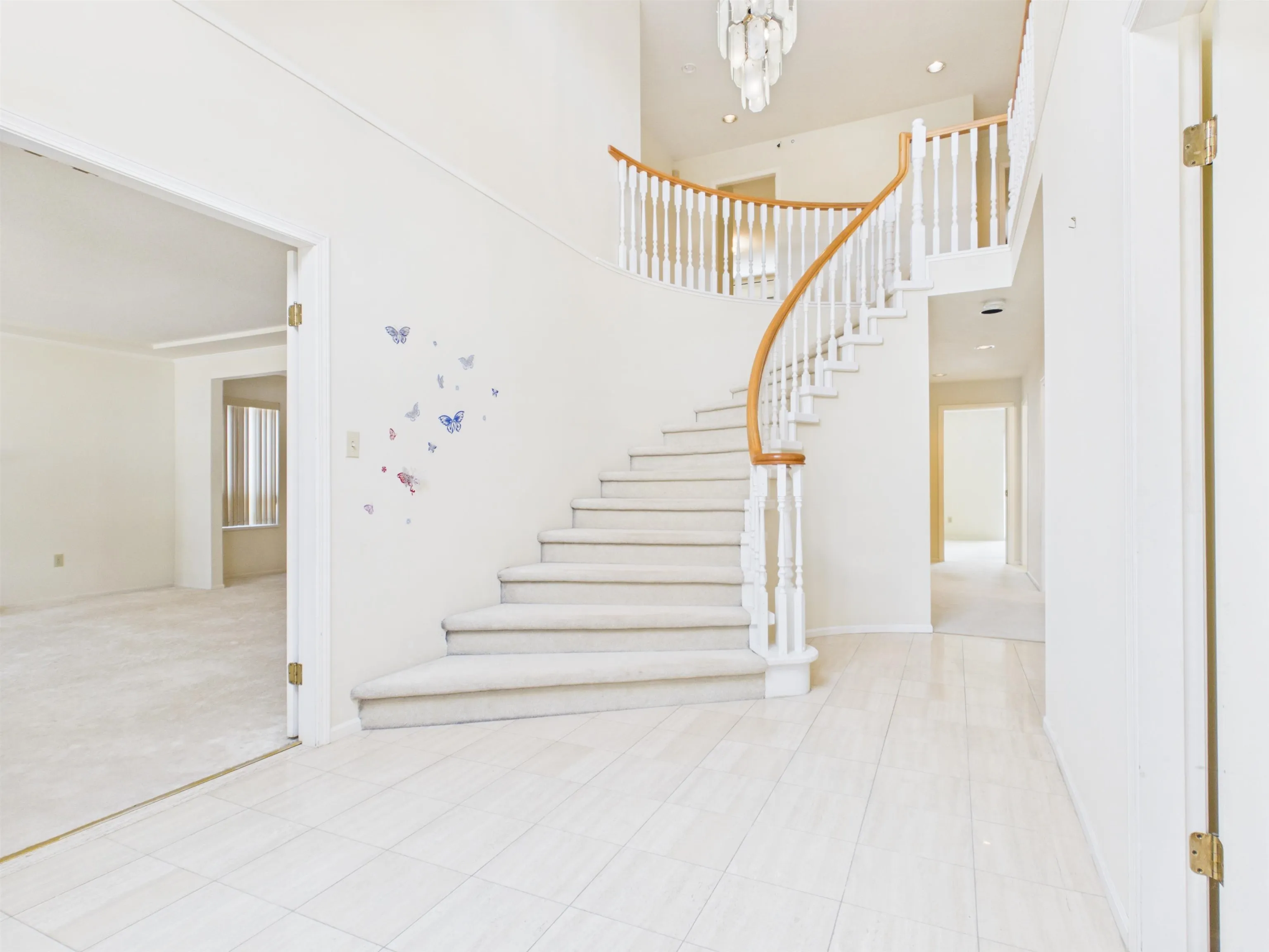 2718 Oliver Crescent