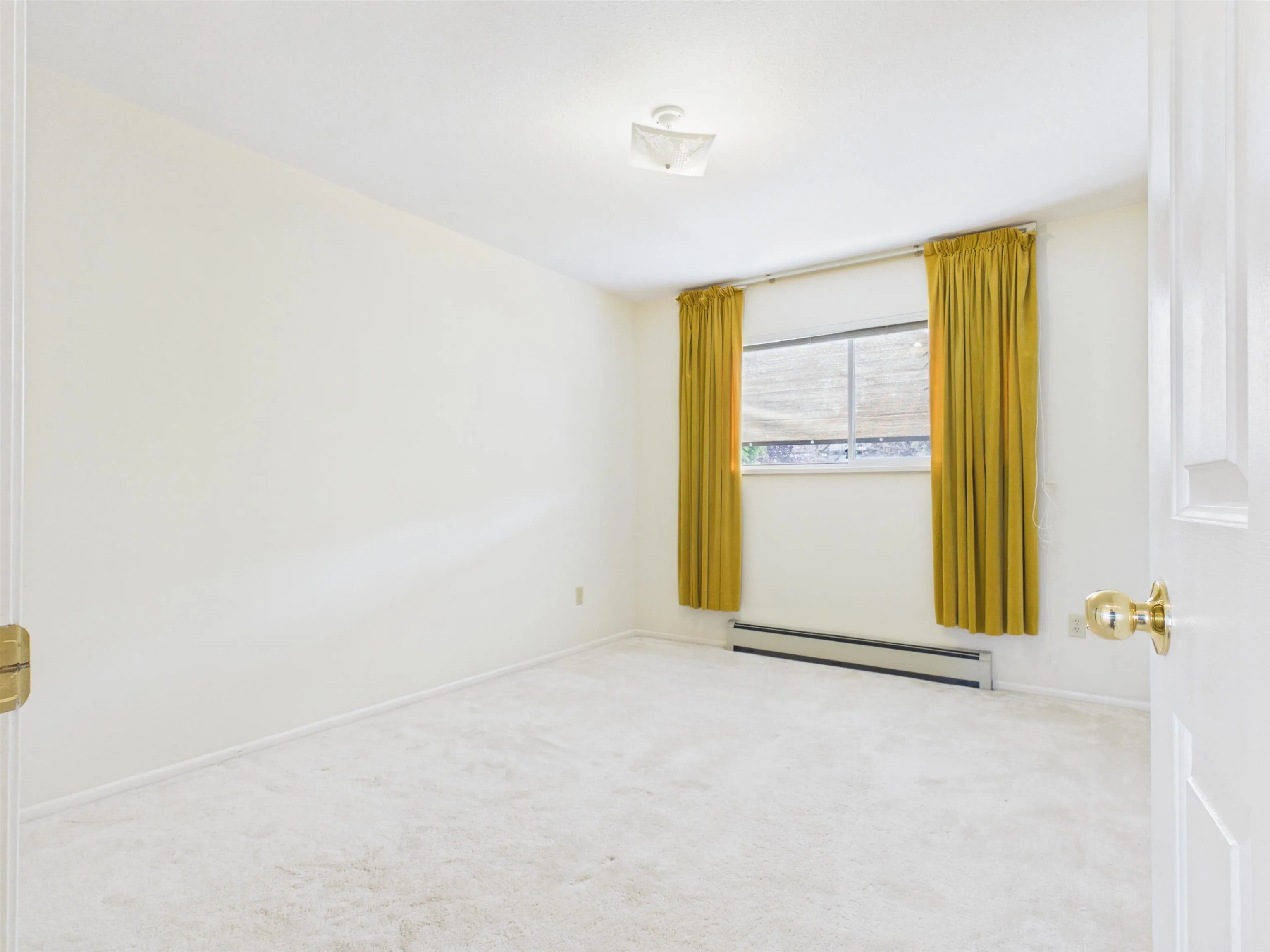 2718 Oliver Crescent