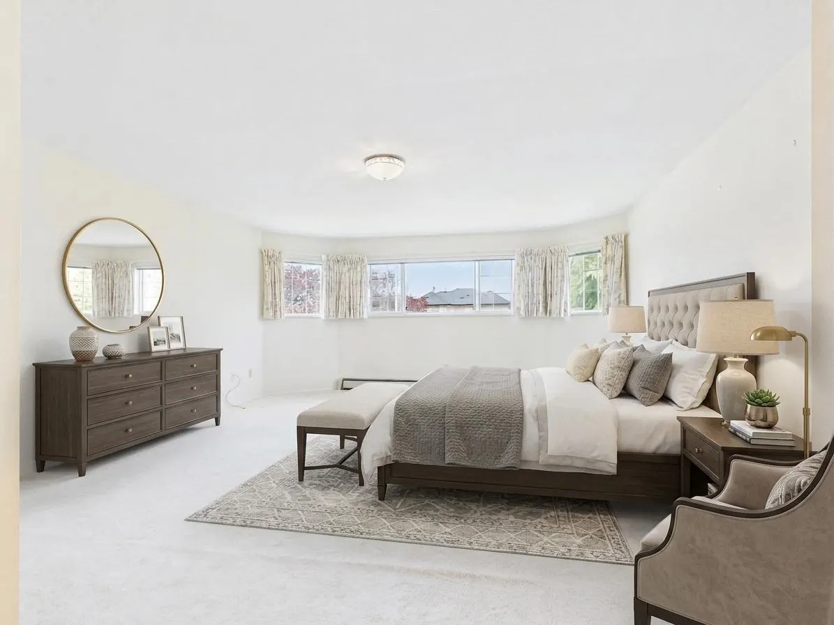 2718 Oliver Crescent