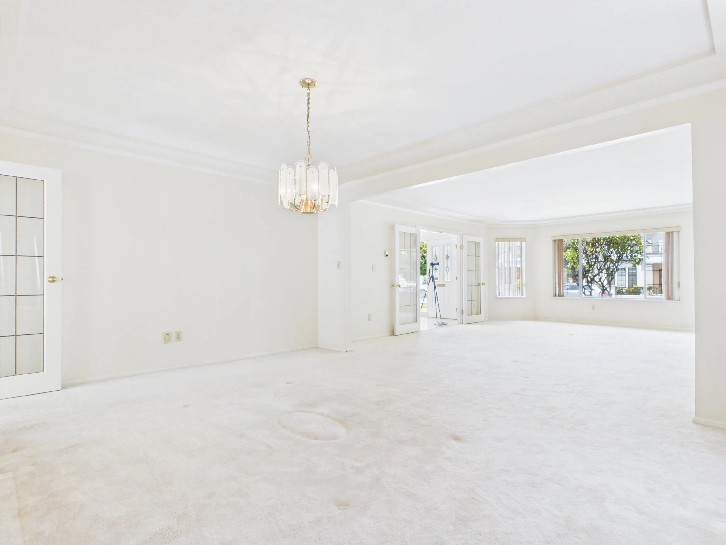 2718 Oliver Crescent