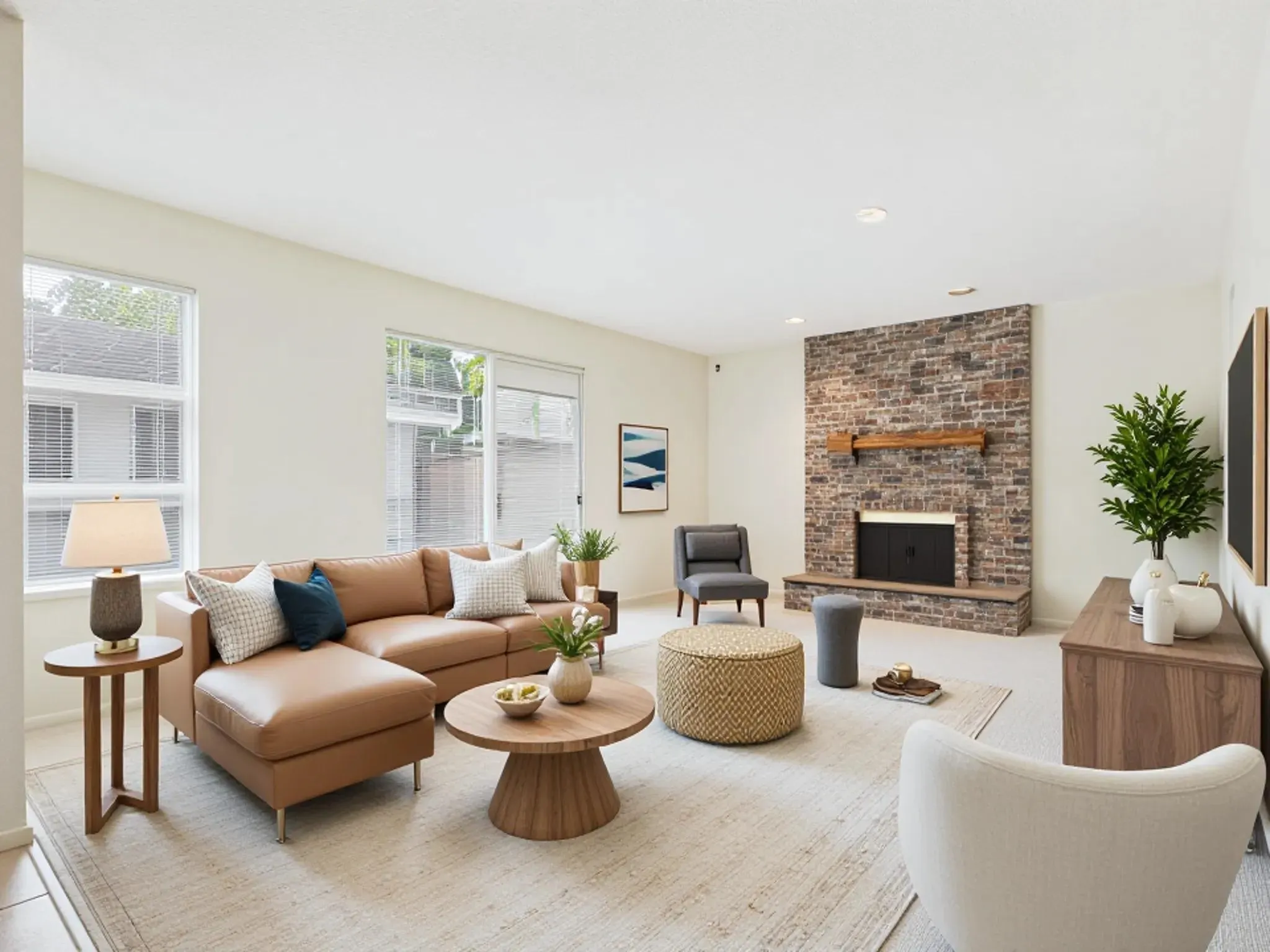2718 Oliver Crescent