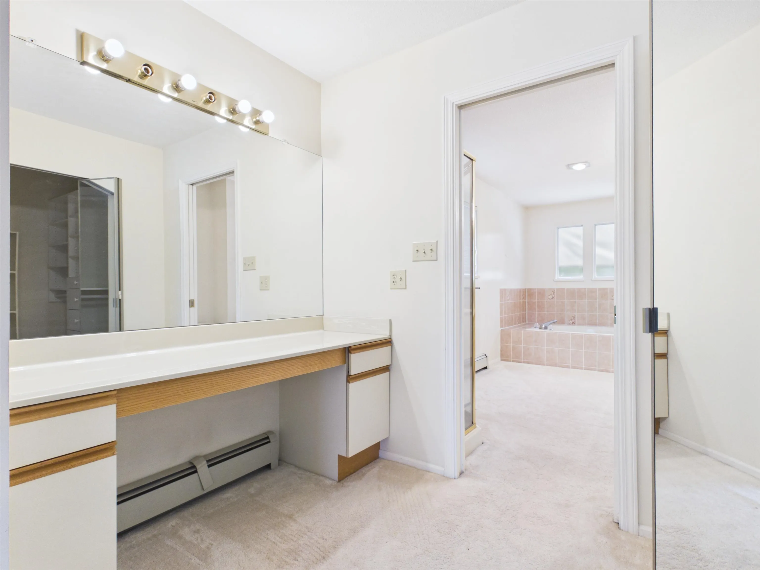 2718 Oliver Crescent