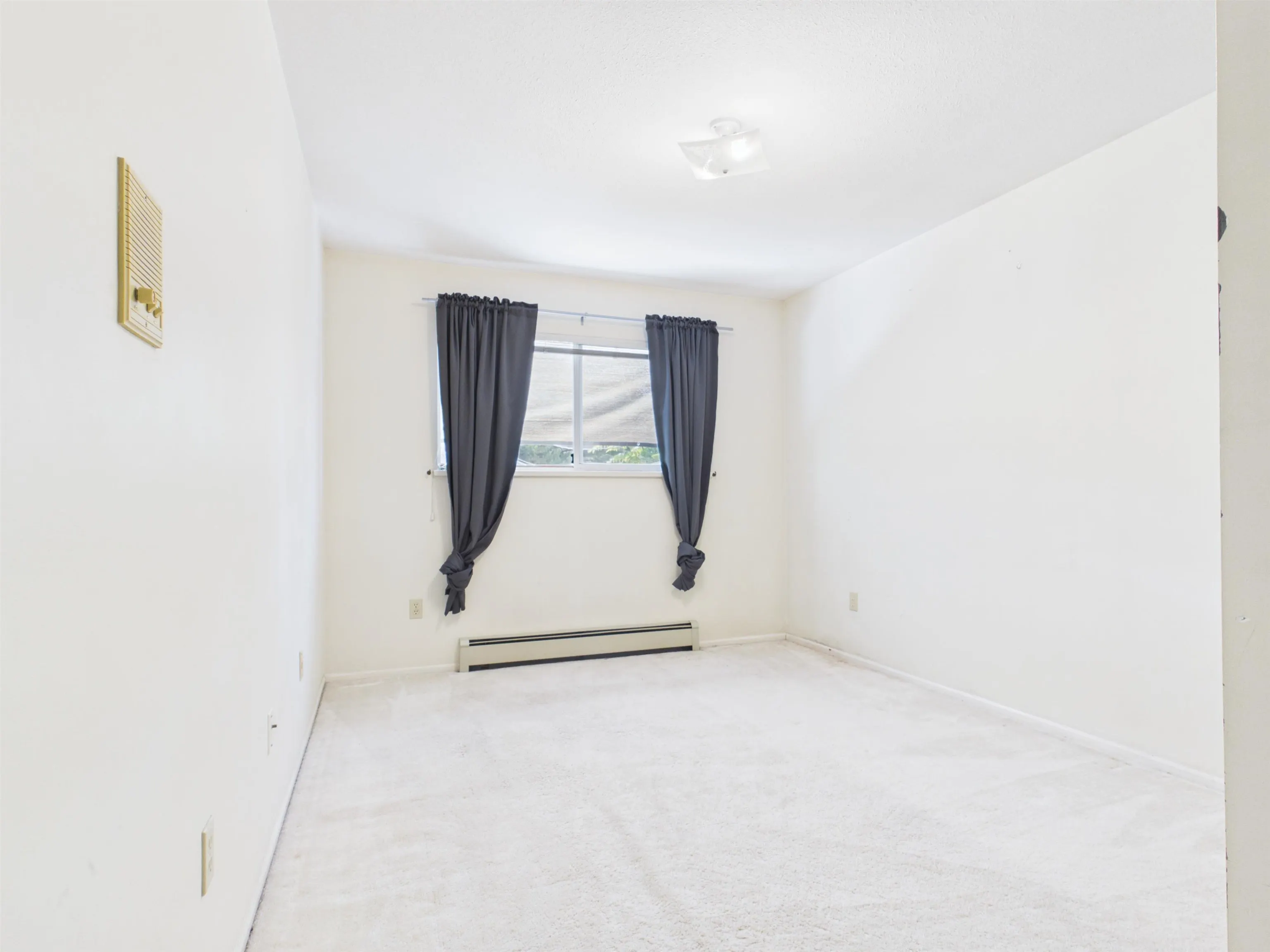 2718 Oliver Crescent