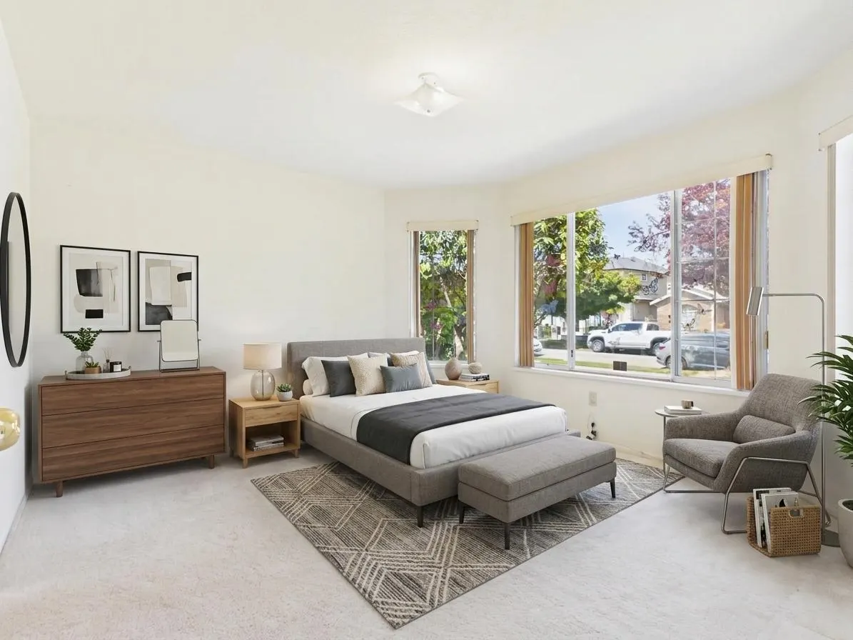 2718 Oliver Crescent