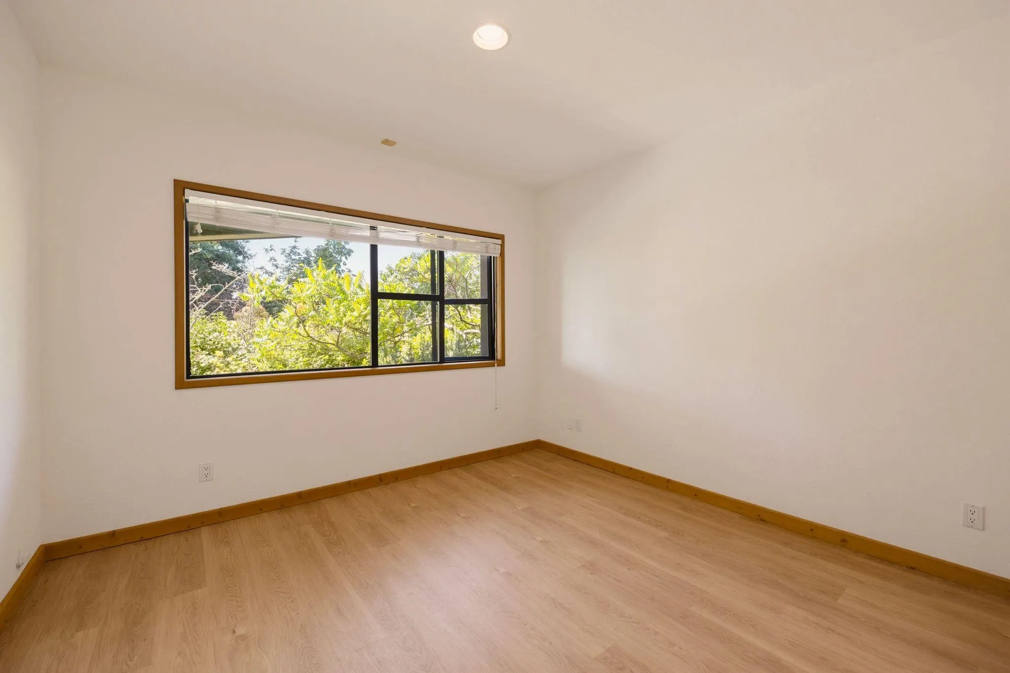 13102 13 Avenue