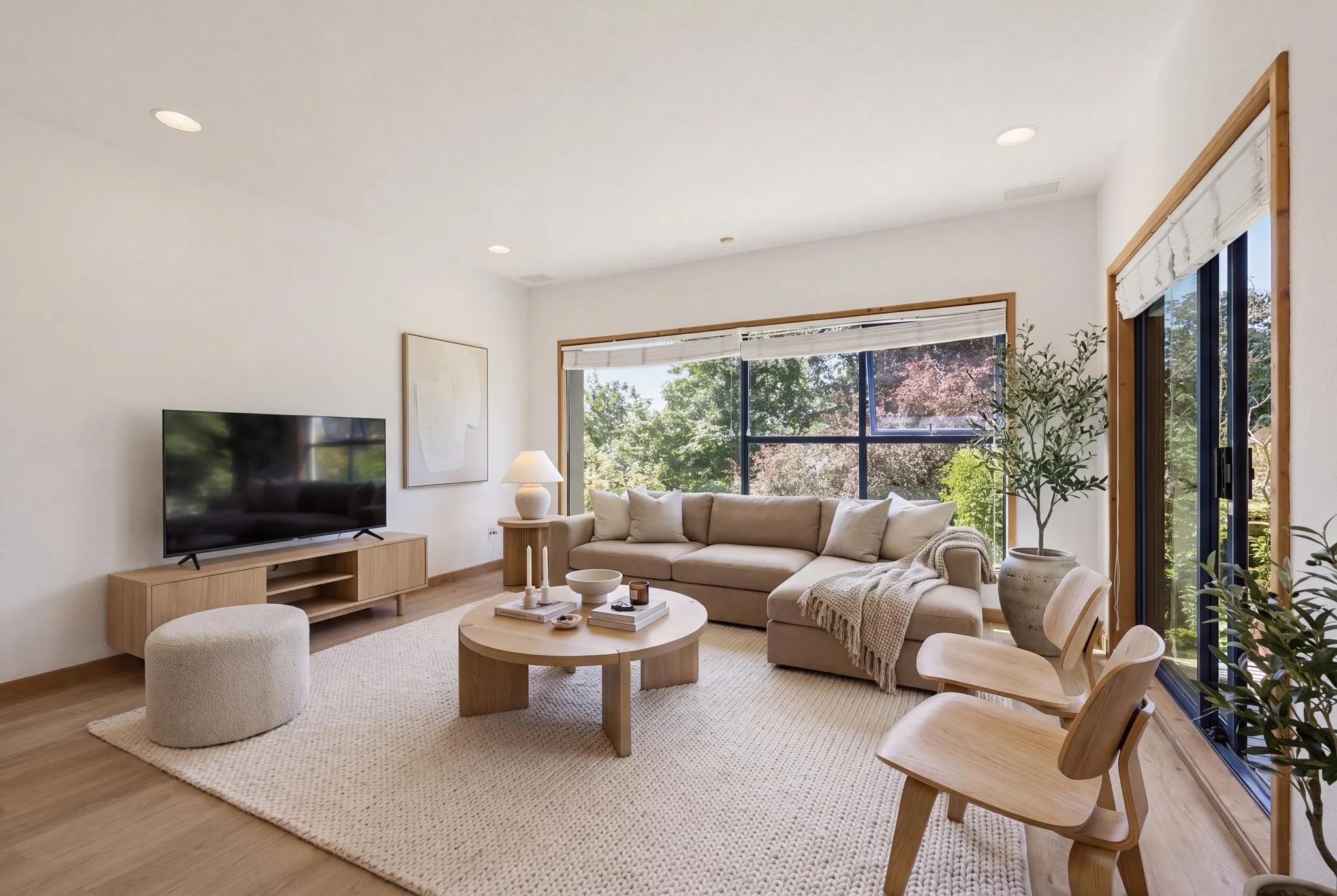 13102 13 Avenue
