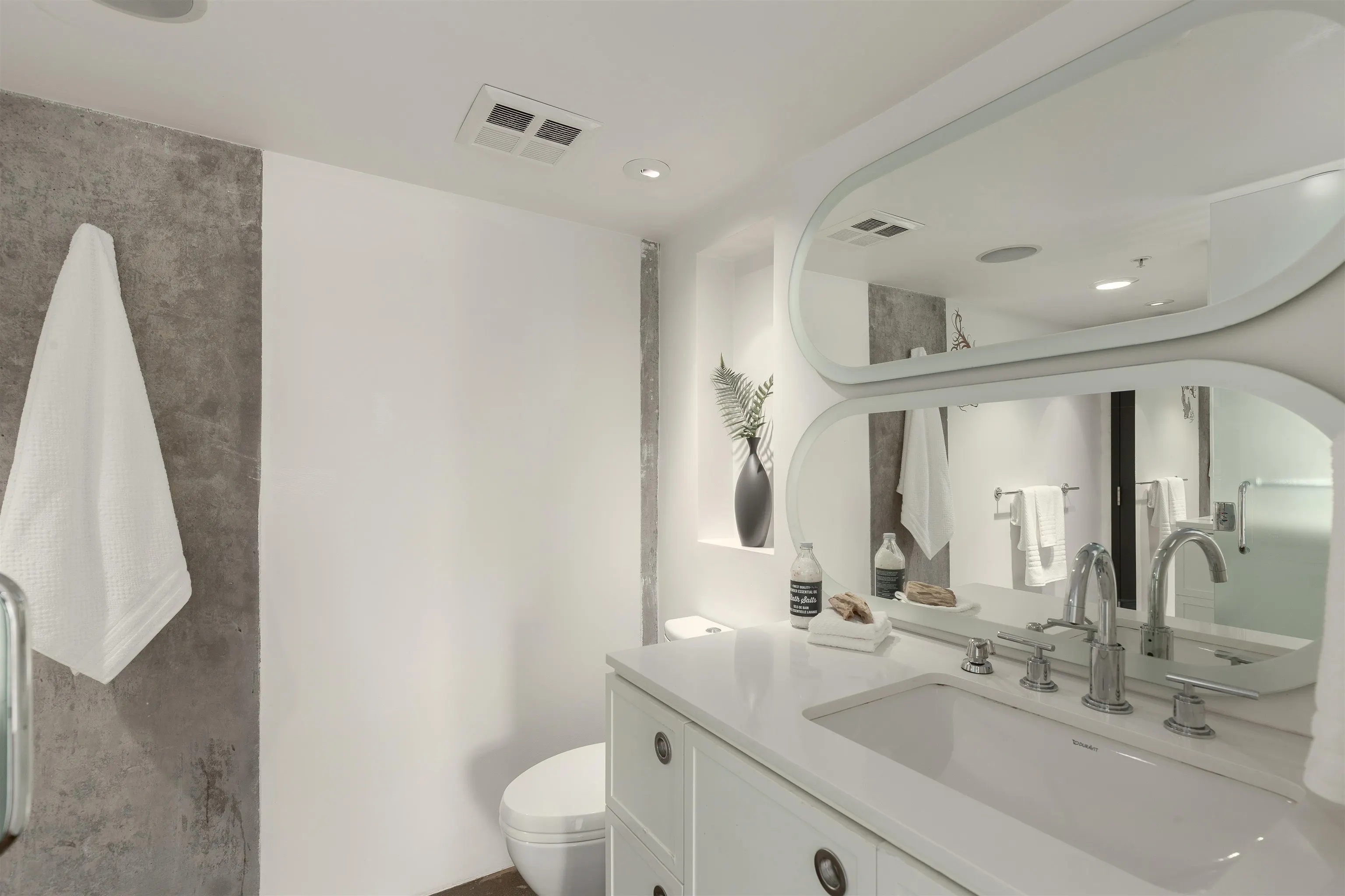 289 Alexander Street #1002