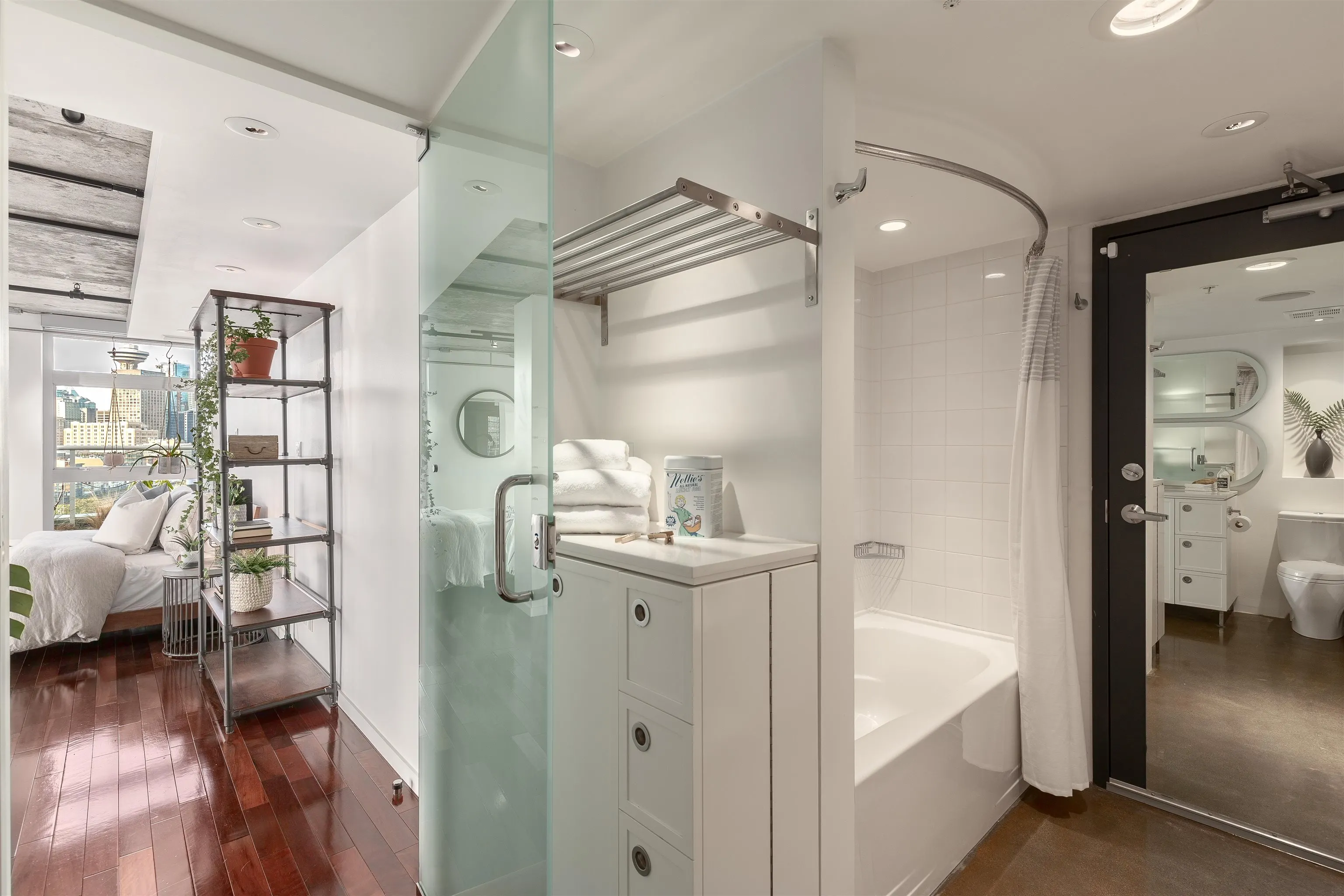 289 Alexander Street #1002