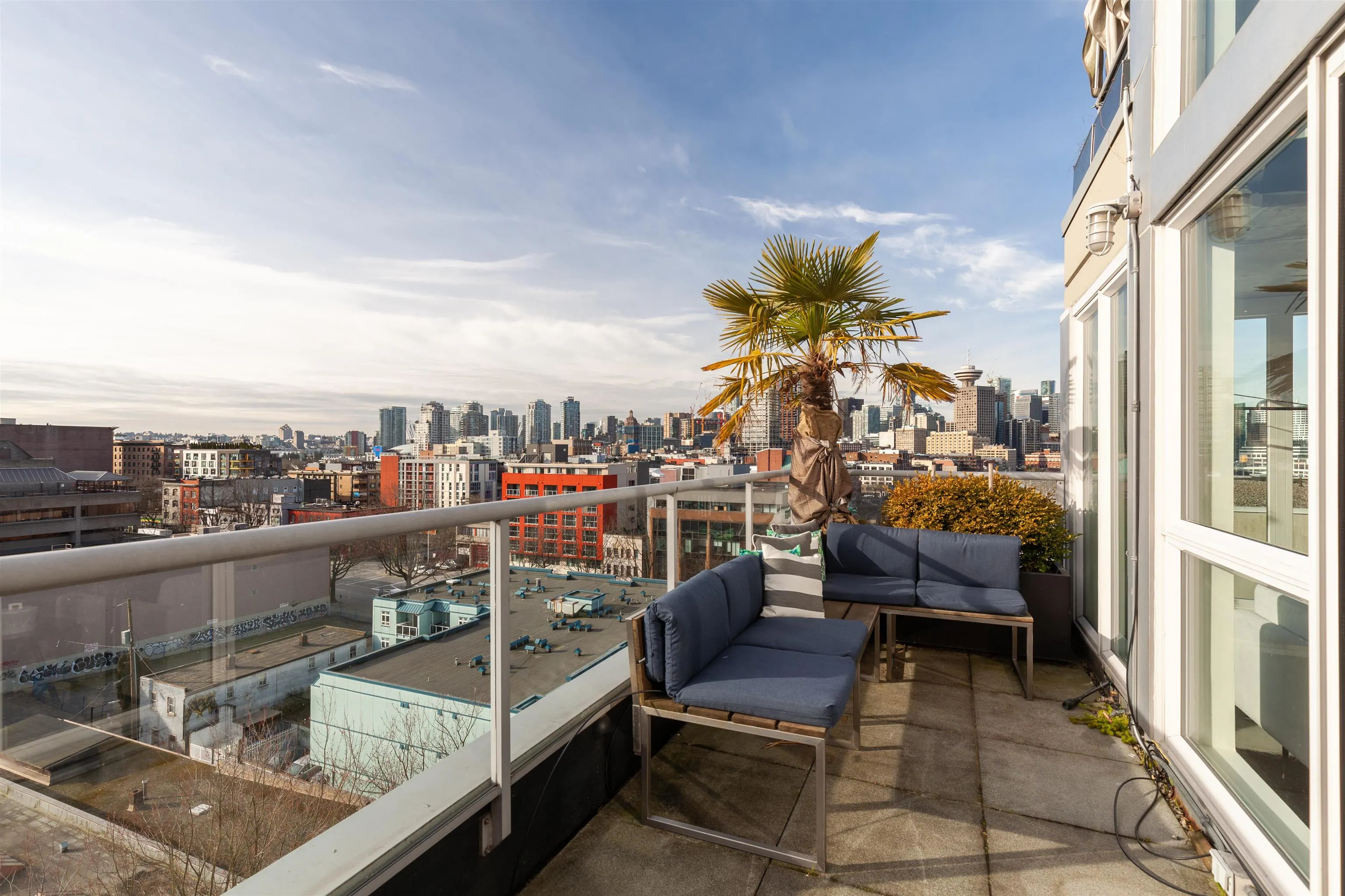 289 Alexander Street #1002