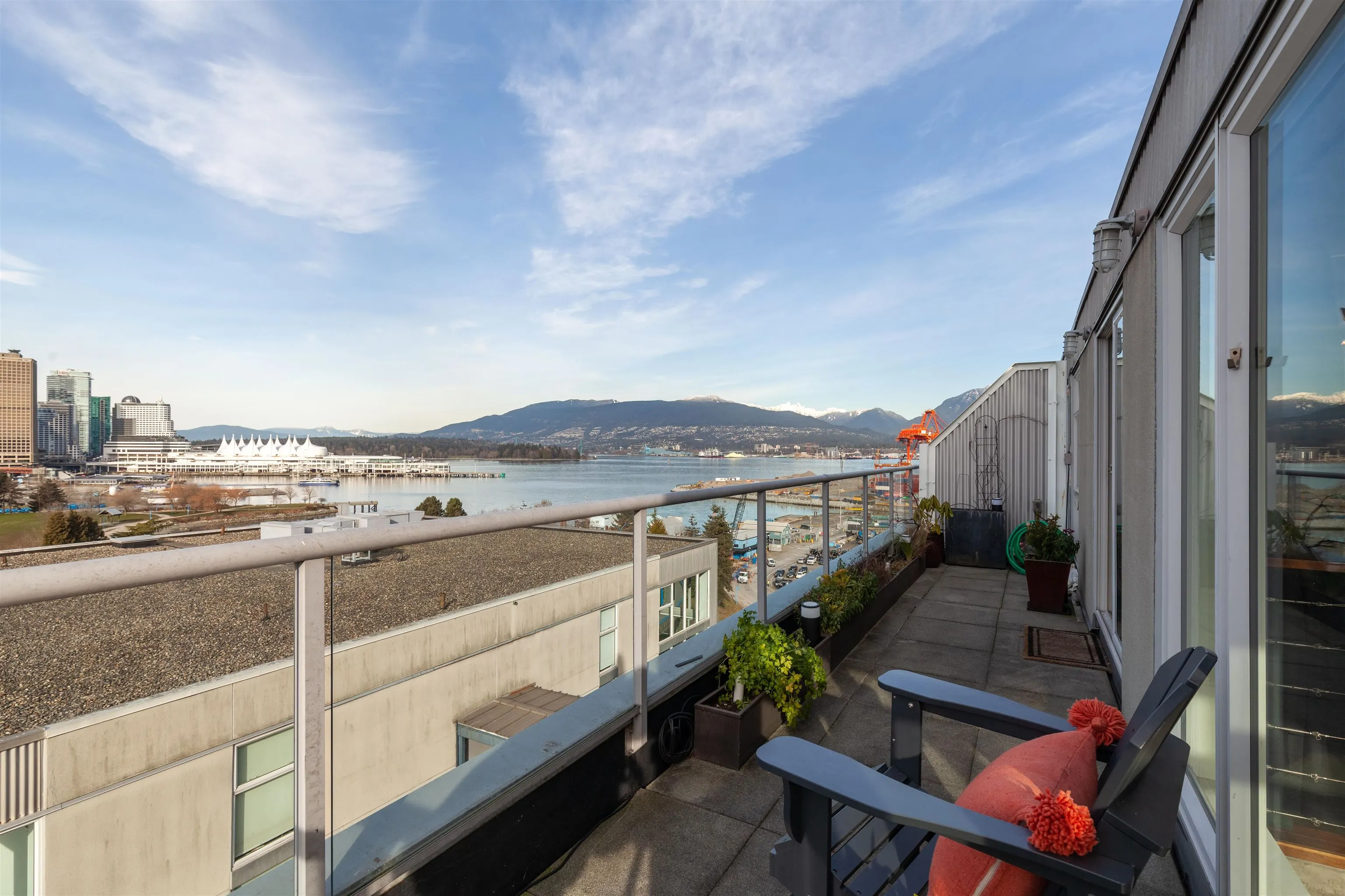 289 Alexander Street #1002