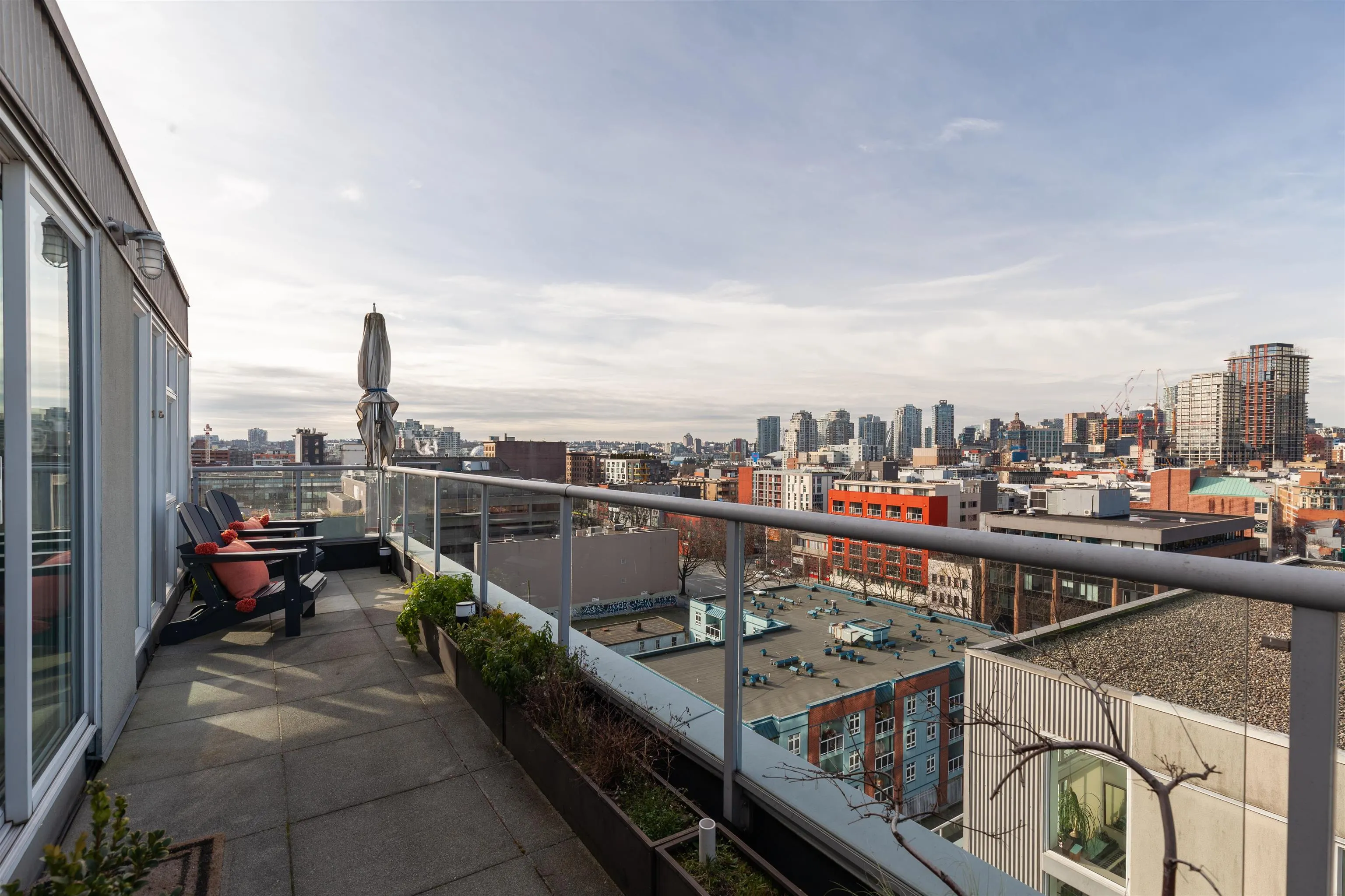 289 Alexander Street #1002