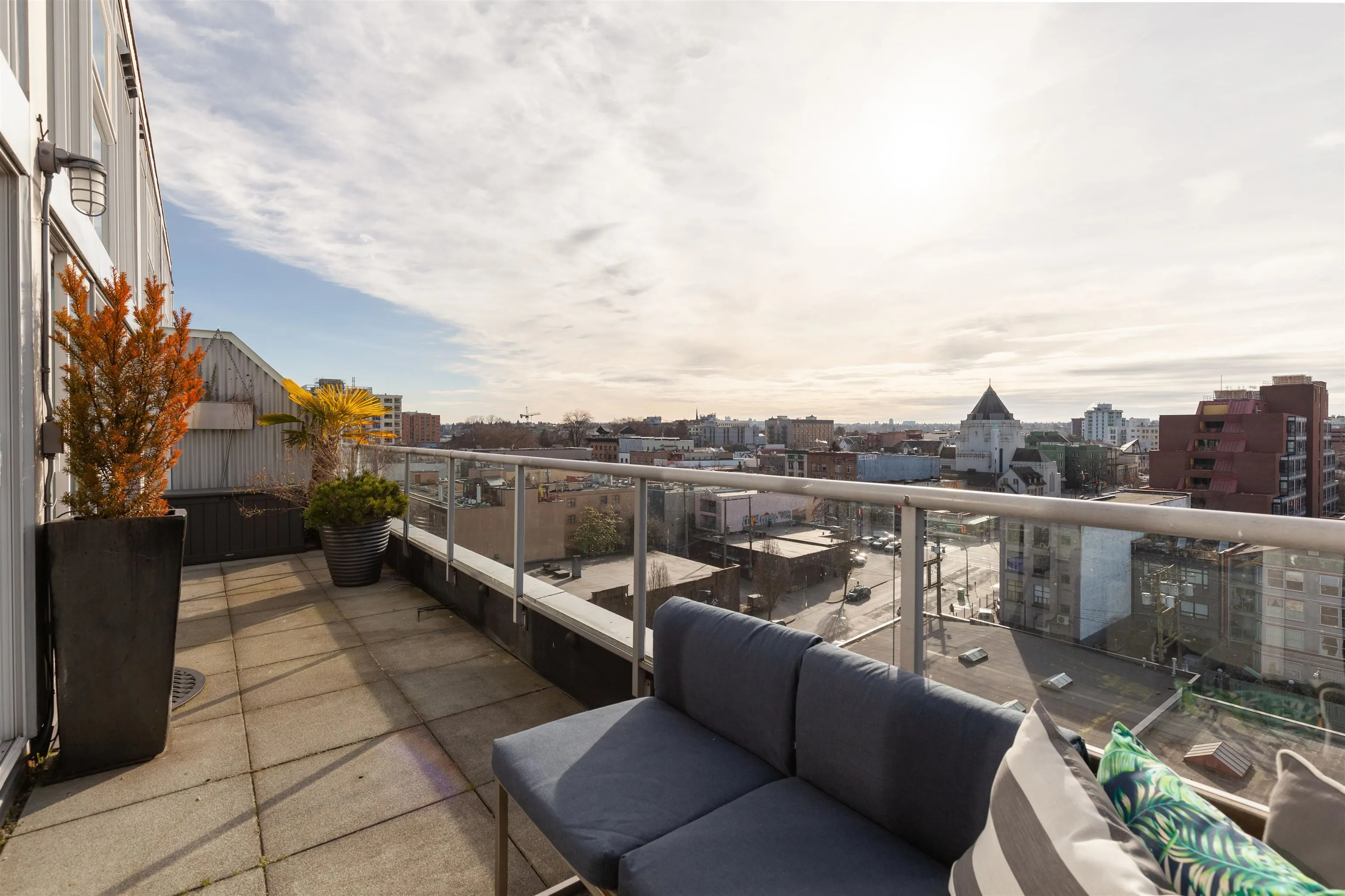 289 Alexander Street #1002