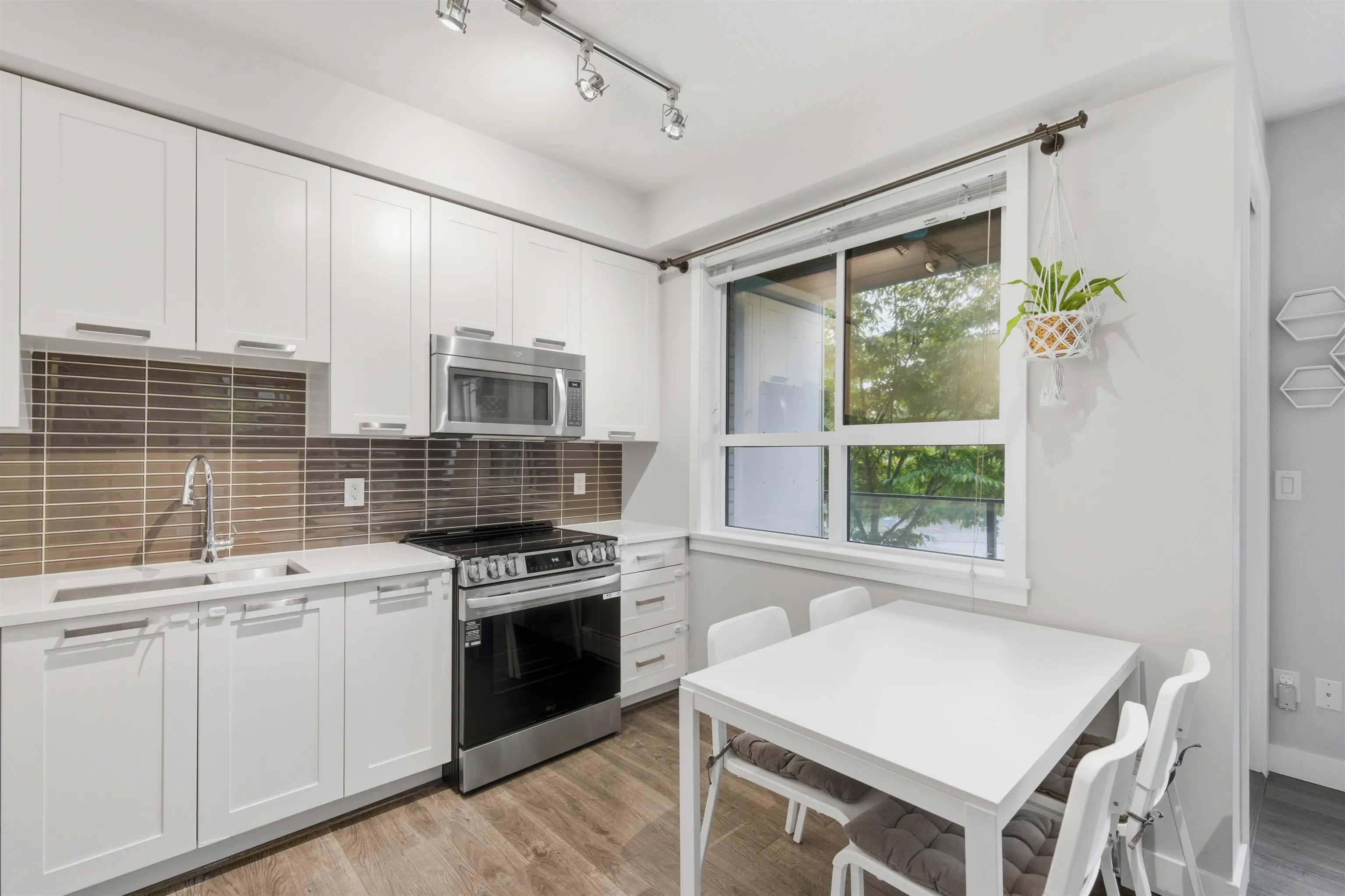 15388 105 Avenue #206